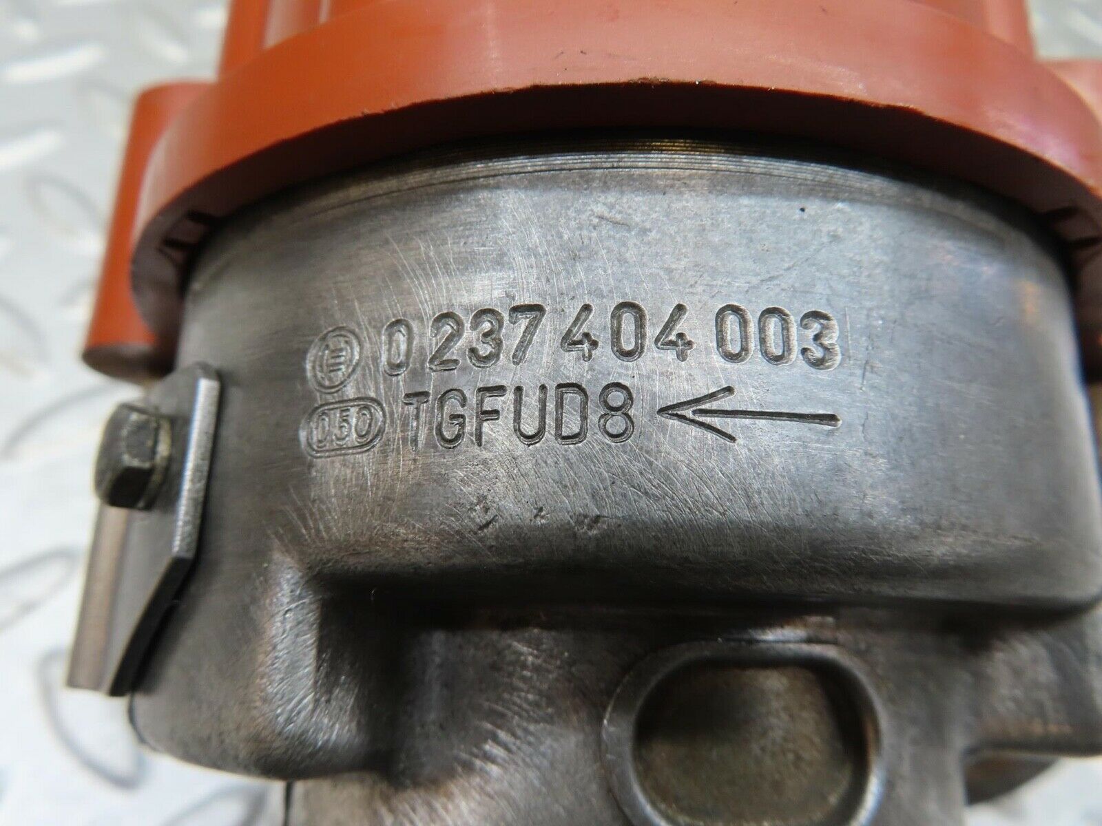 14349 Mercedes-Benz W116 350SE Ignition Distributor Bosch 0237404003