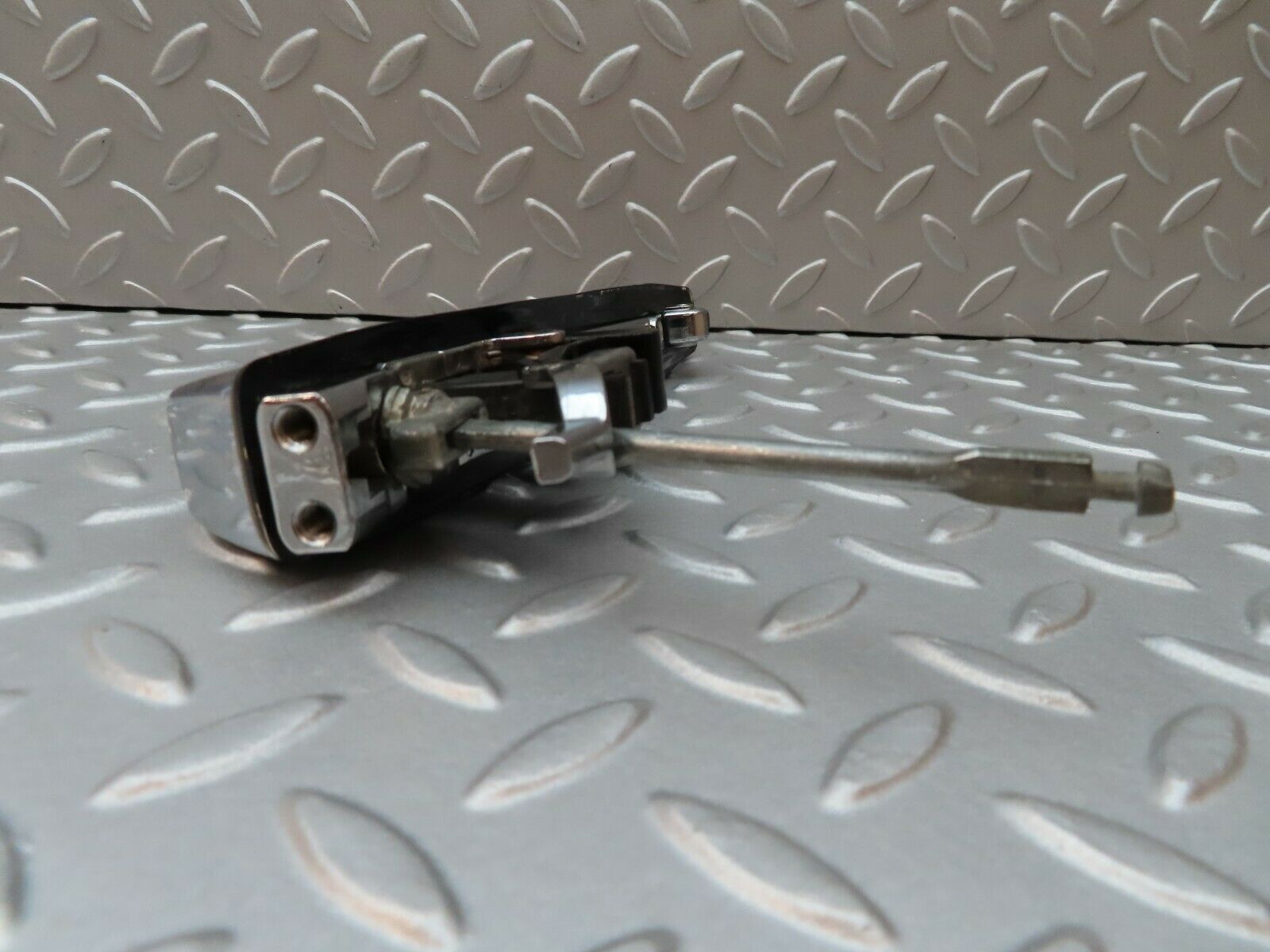 3826 Mercedes-Benz S123 200T Wagon Exterior Chrome Door Handle Front Left