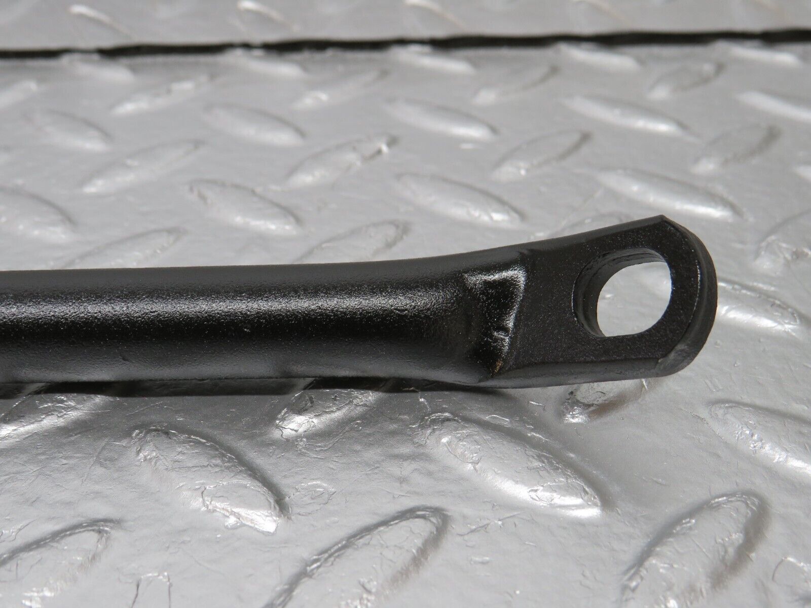 32926 Mercedes-Benz W123 300D Power Steering Pump Holder Bracket