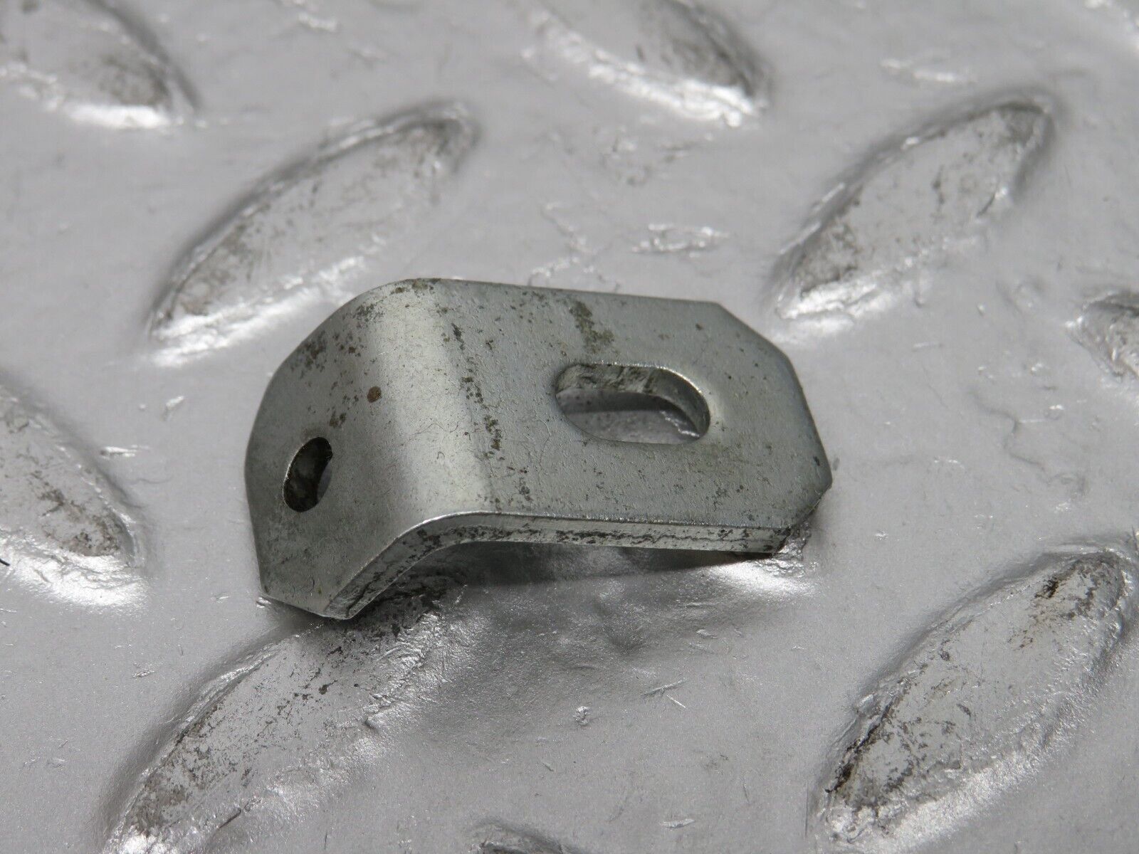 32563 Mercedes-Benz S124 300TE Wagon Rear Left Seat Bench Locking Mechanism