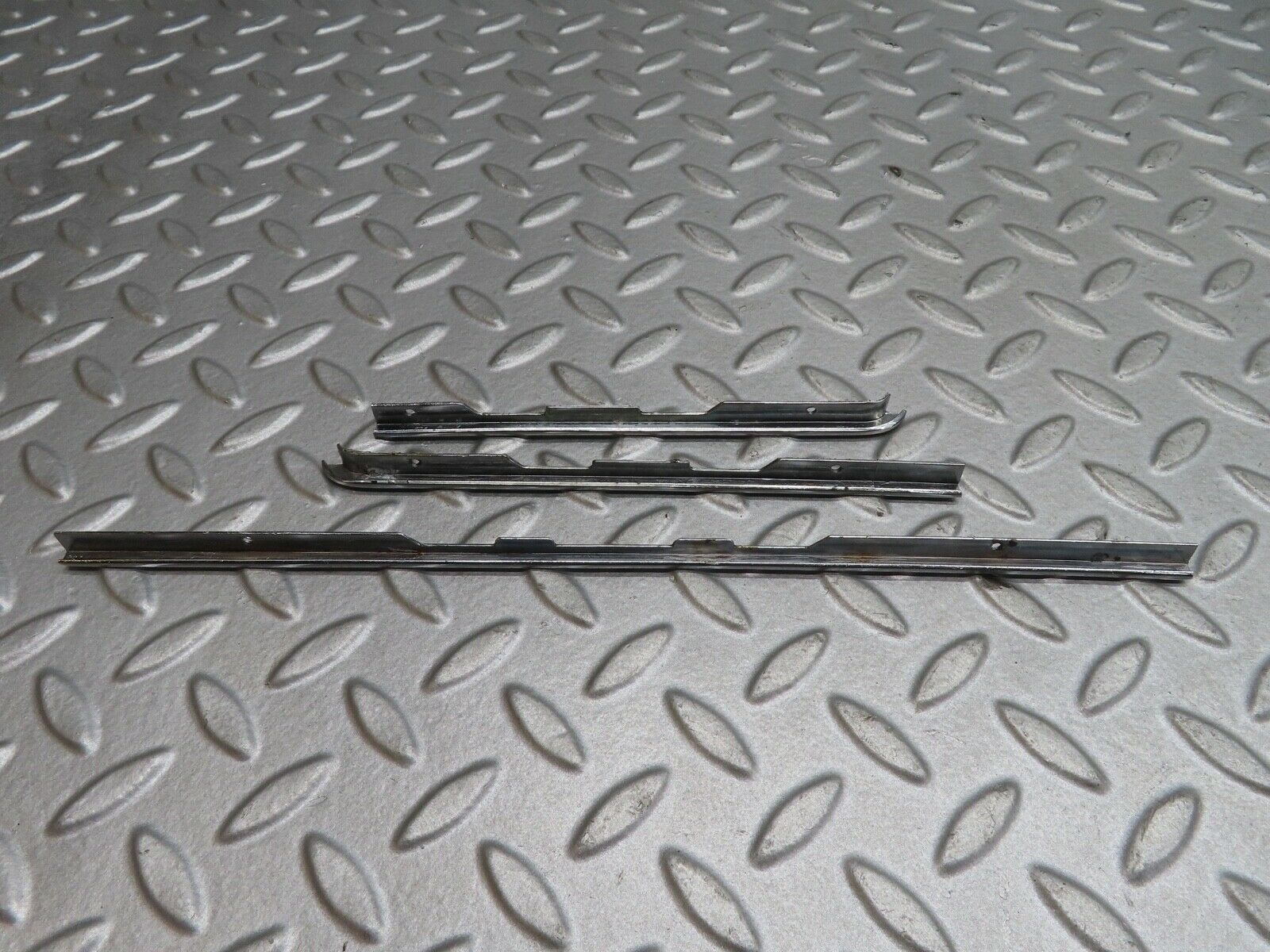 17886 Mercedes-Benz W116 450SEL Dashboard Chrome Trim