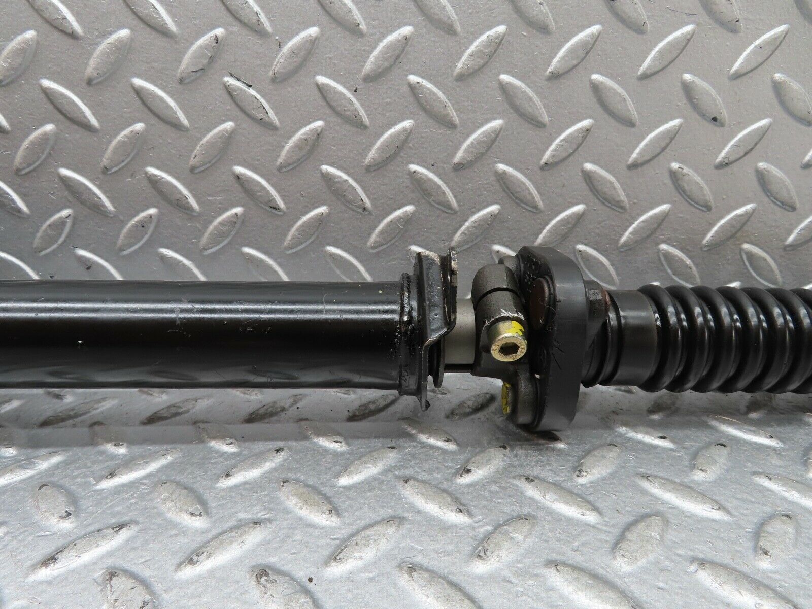 19233 Mercedes-Benz W123 300D Steering Column