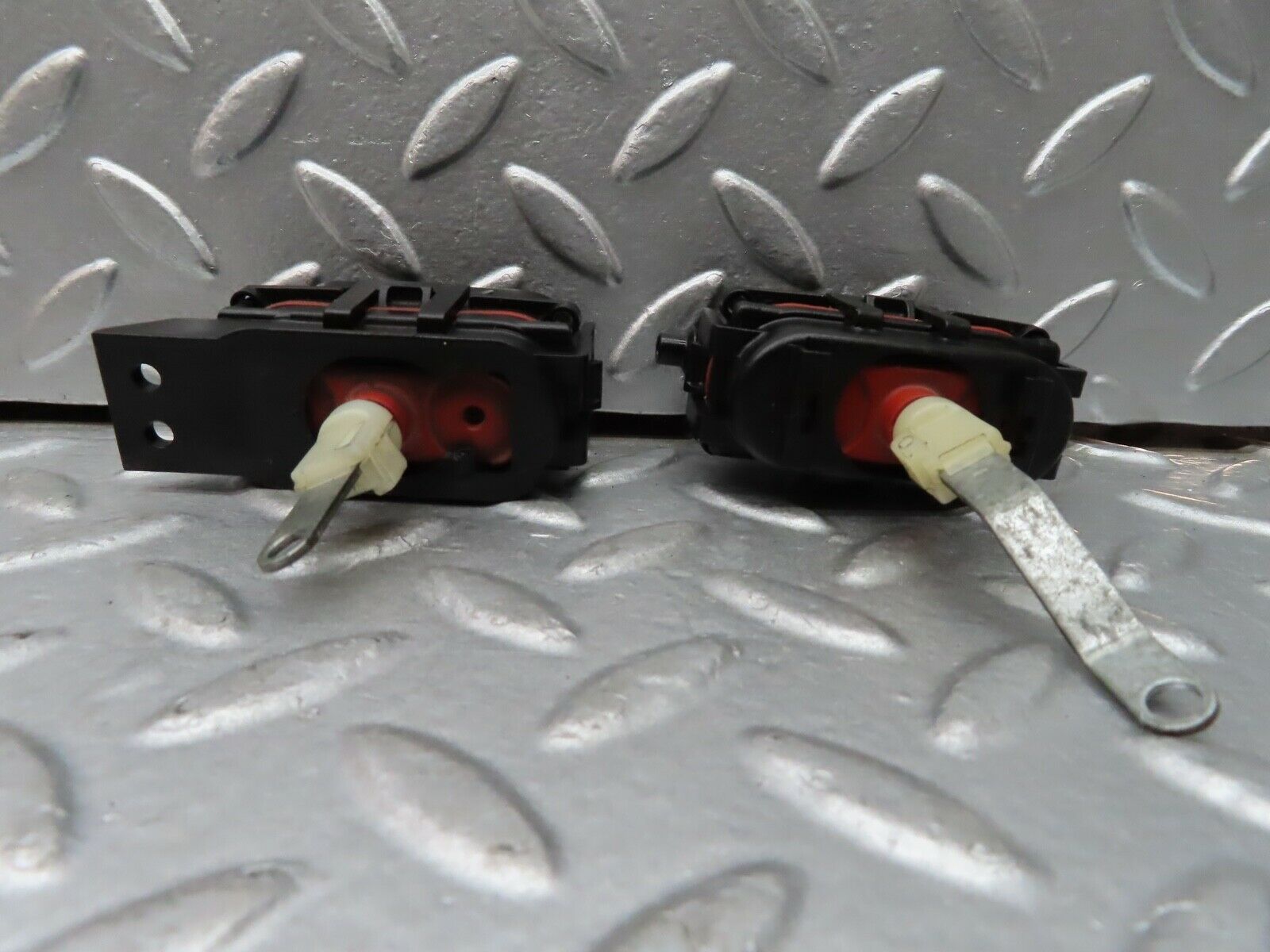 20188 Mercedes-Benz R129 300SL Coupe Heater Box Vacuum Actuator 2pcs