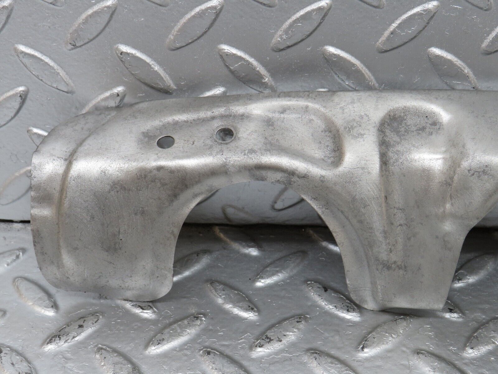 33124 Mercedes-Benz W126 380 V8 M116 Exhaust Manifold Heat Shield