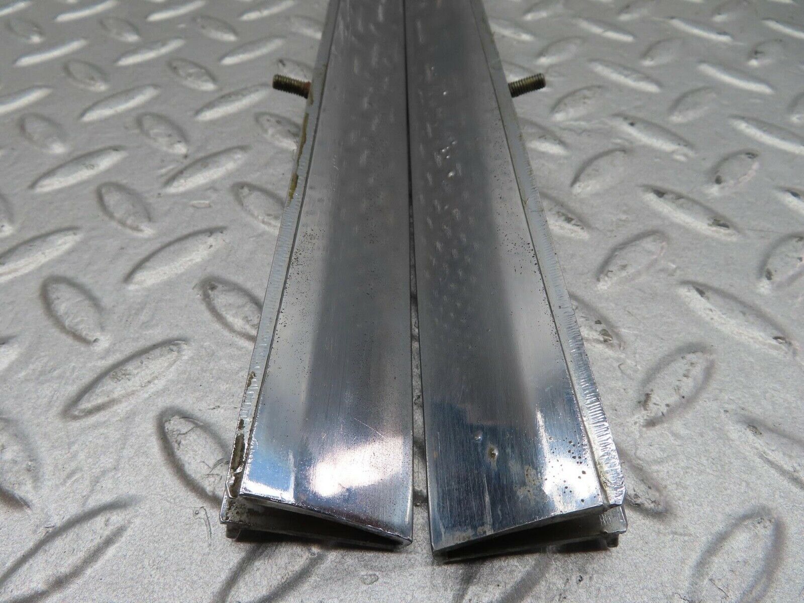 14331 Mercedes-Benz W116 350SE Trunk Chrome Moulding Trim Pair 1166900380