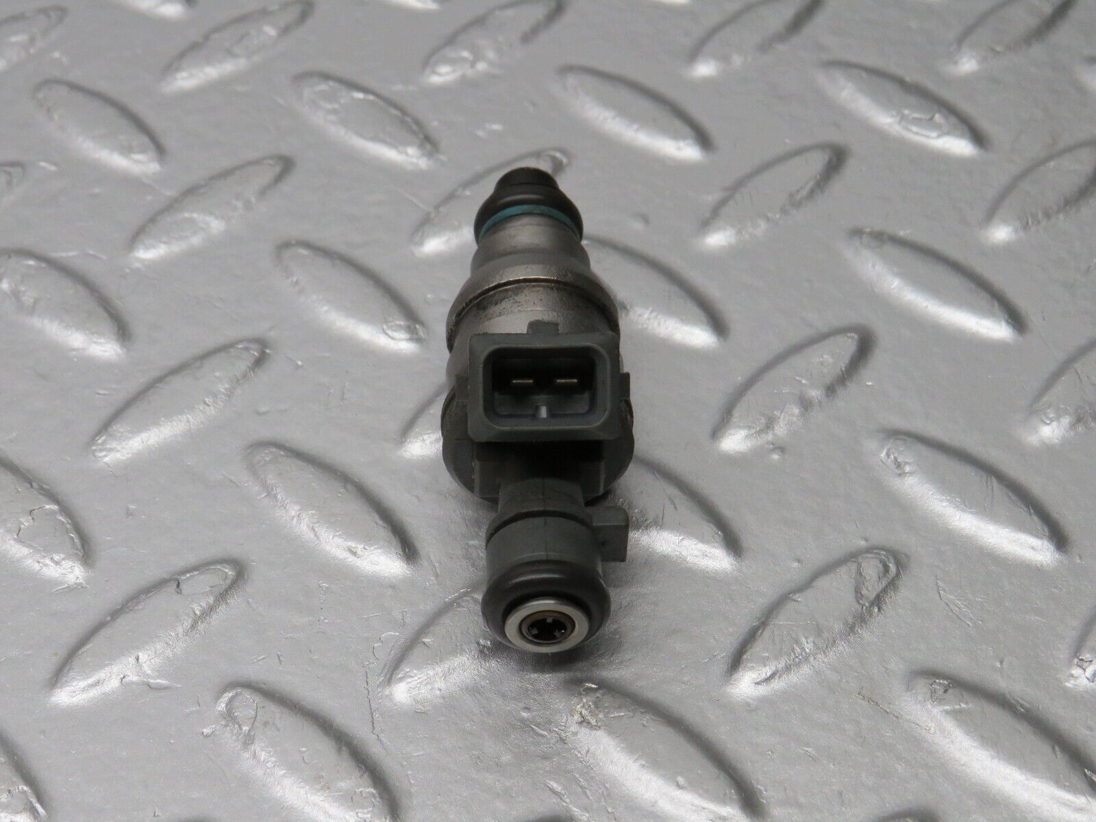 39424 Mercedes-Benz R129 320SL Coupe Fuel Injector Bosch 0000787323 0280155209