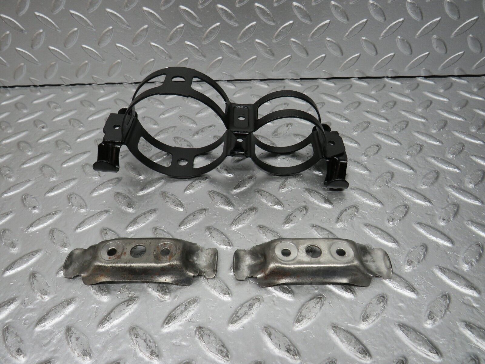 31485 Mercedes-Benz S124 220TE Wagon Fuel Pump Fuel Filter Bracket Holder