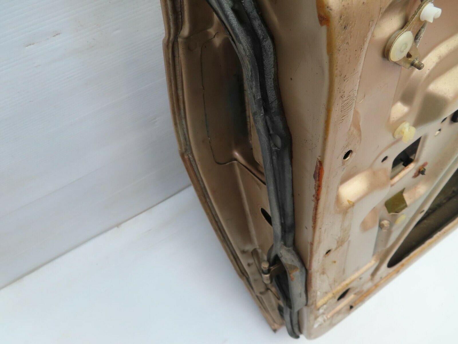 10904 Mercedes-Benz W123 230E Rear Right Door