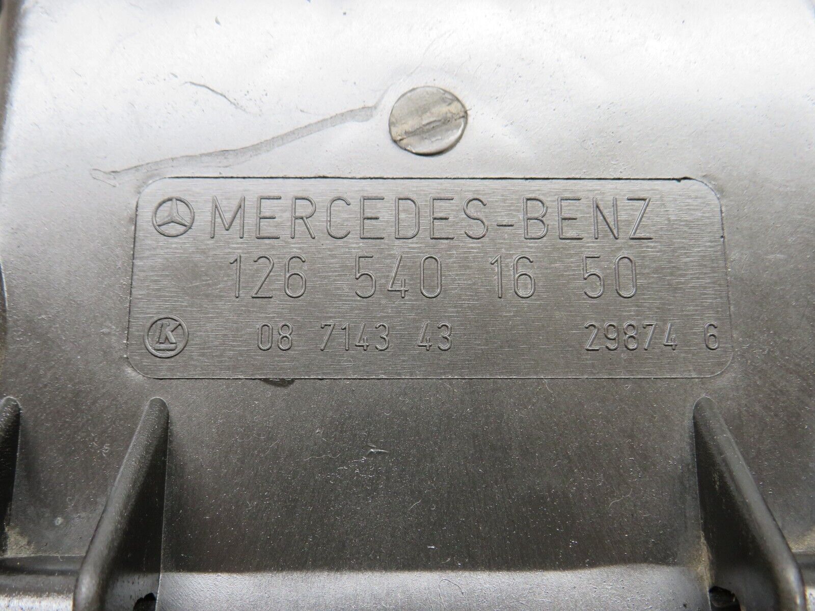 36197 Mercedes-Benz W126 420SE Fuse Box Housing 1265401650 1265400182