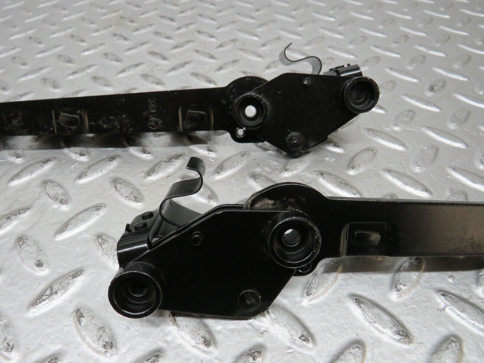 27697 Mercedes-Benz S124 300TE Wagon Trunk Floor Cover Hinge Pair