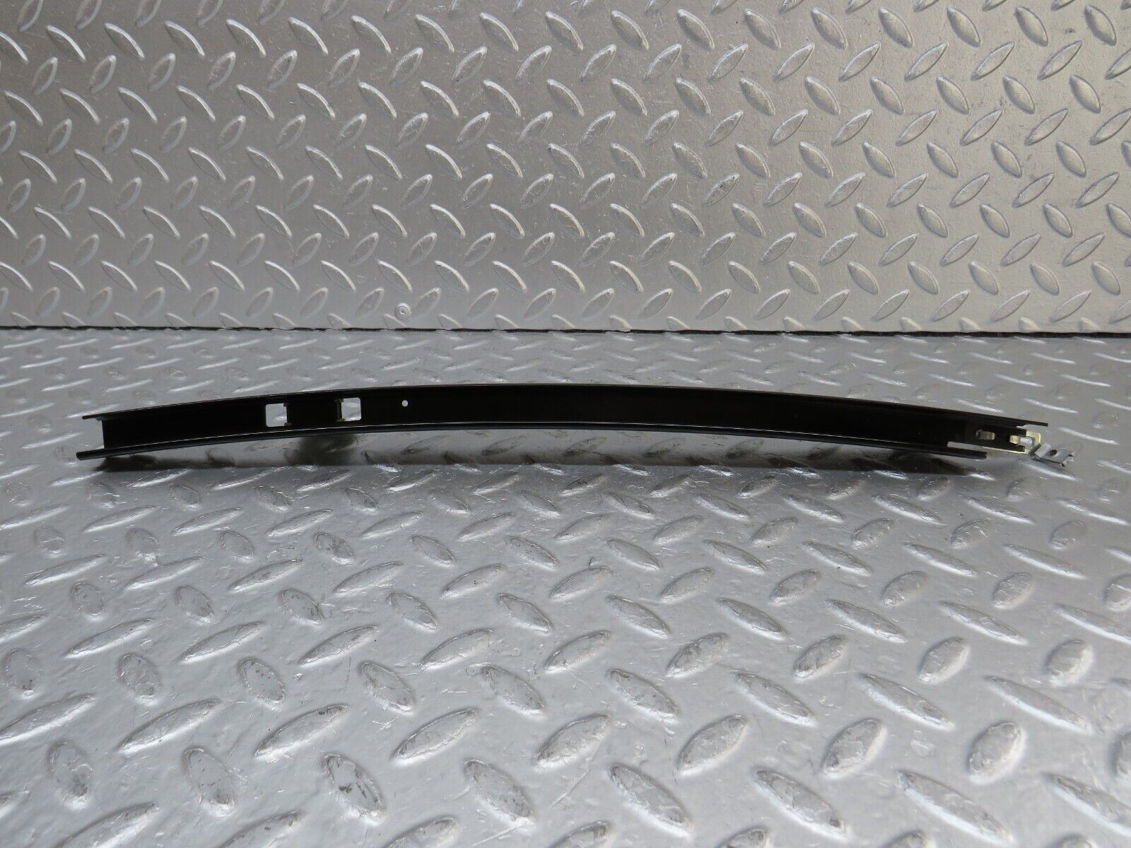 35256 Mercedes-Benz W221 Rear Right Door Window Channel 2217300219