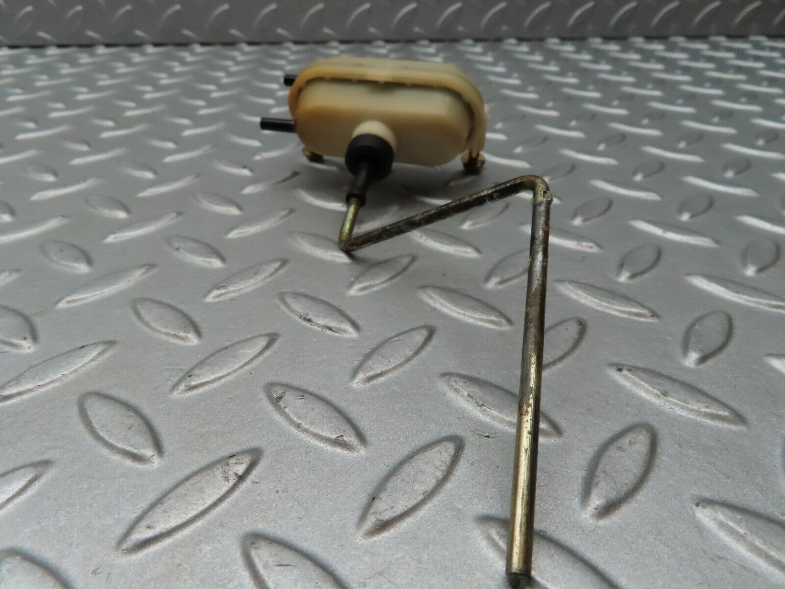 4021 Mercedes-Benz W123 230E Fuel Filler Door Lock Actuator