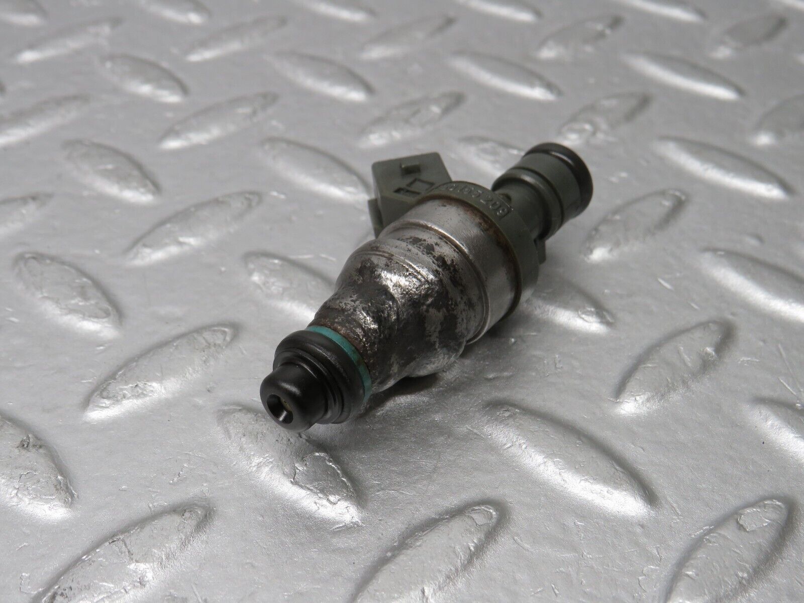 38143 Mercedes-Benz A124 320E Cabriolet Fuel Injector Bosch 0280155209 0000787323