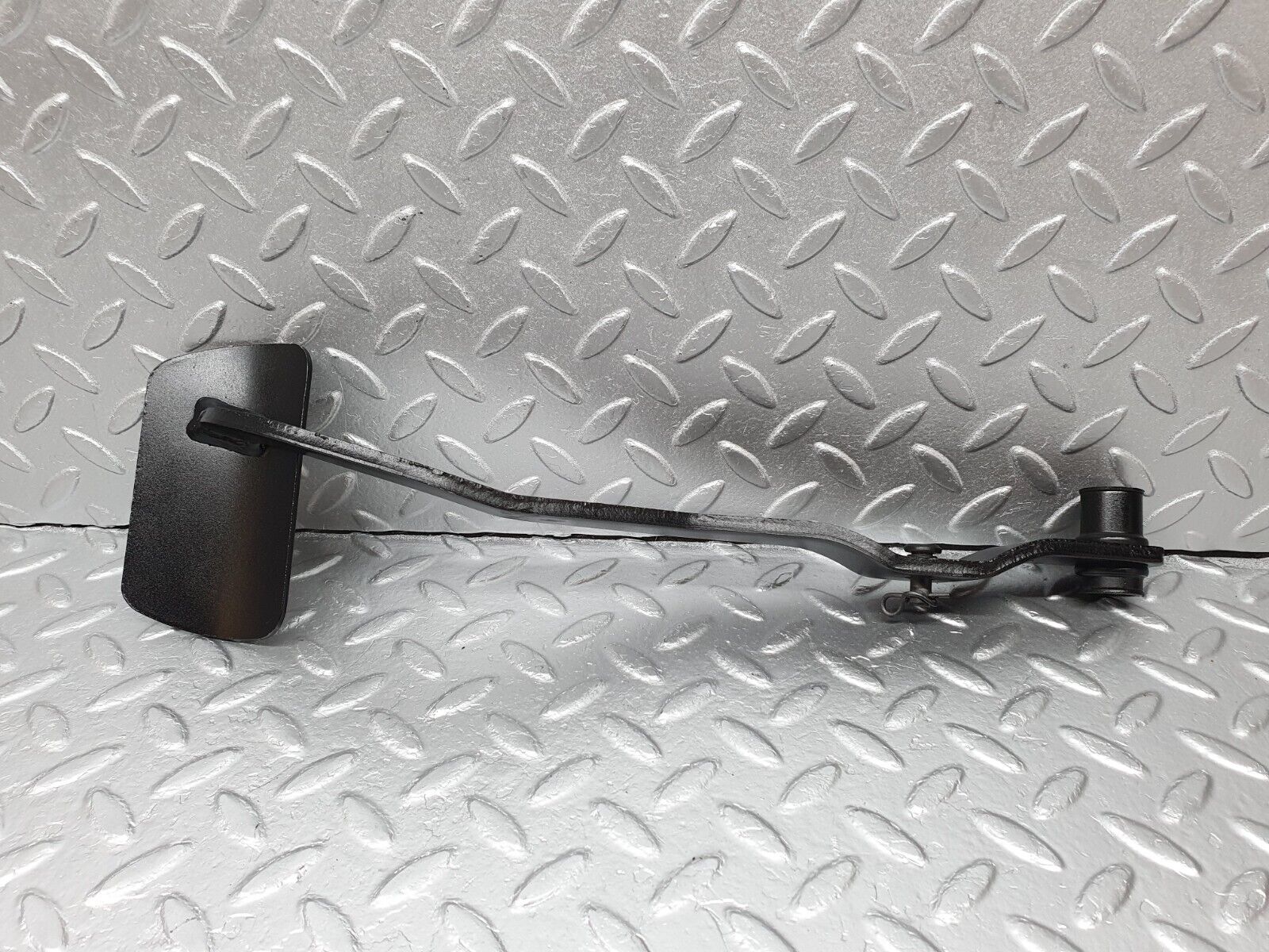 40834 Mercedes-Benz W123 300D Brake Pedal