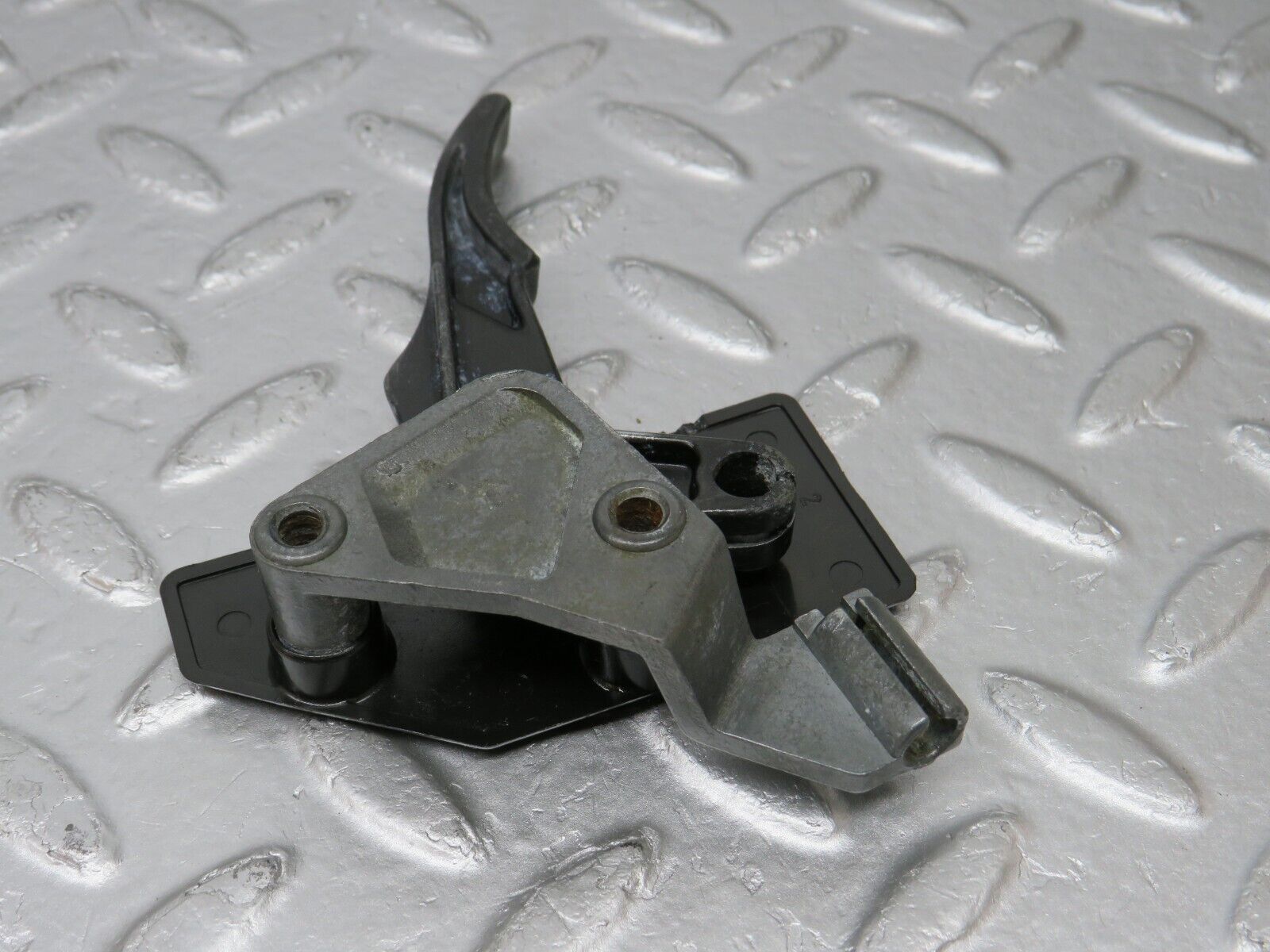 34417 Mercedes-Benz C126 380SEC Coupe Hood Opener Bonnet Opener