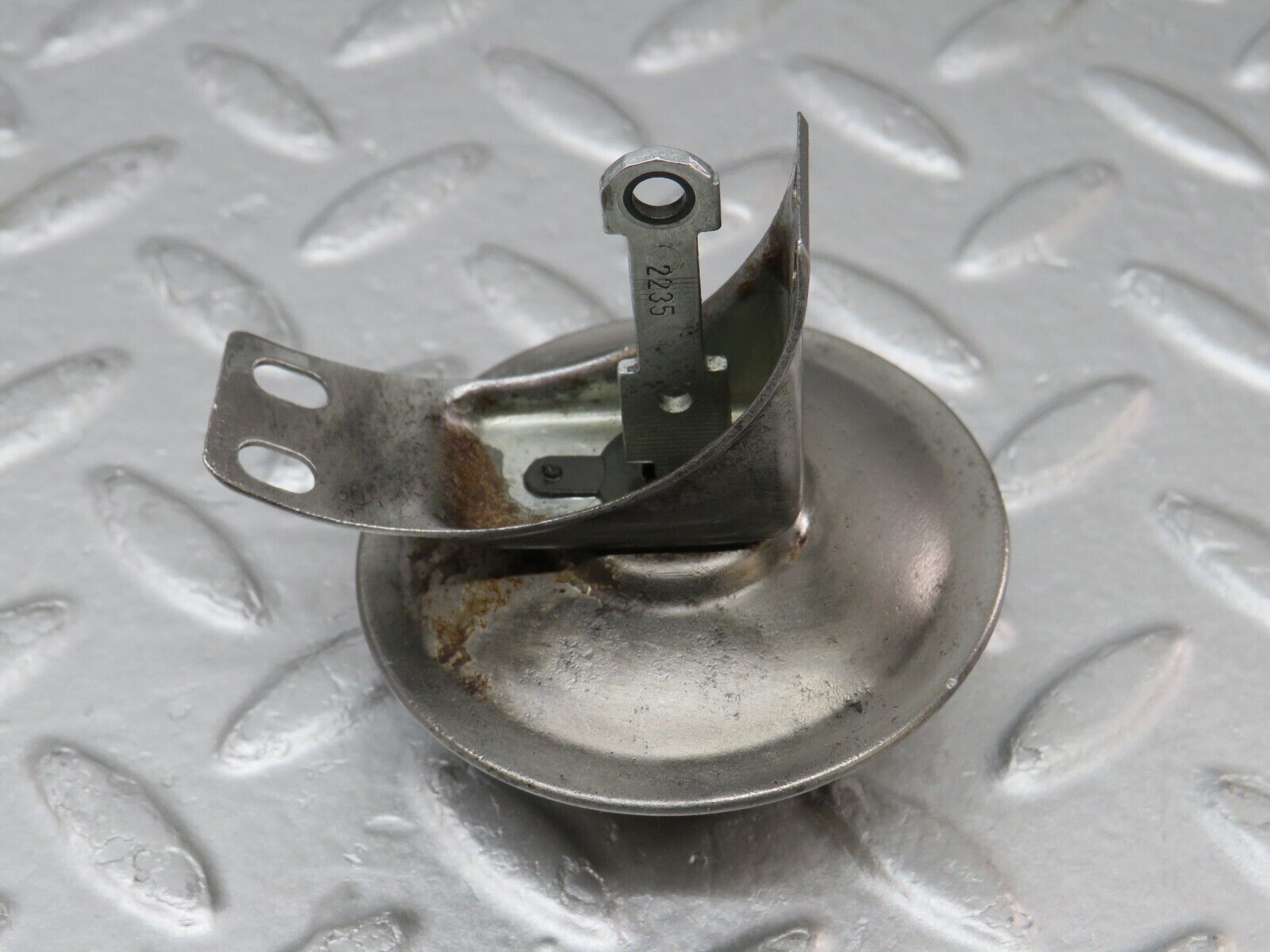 36582 Mercedes-Benz W201 190E 2.0L Ignition Distributor Vacuum Control Valve