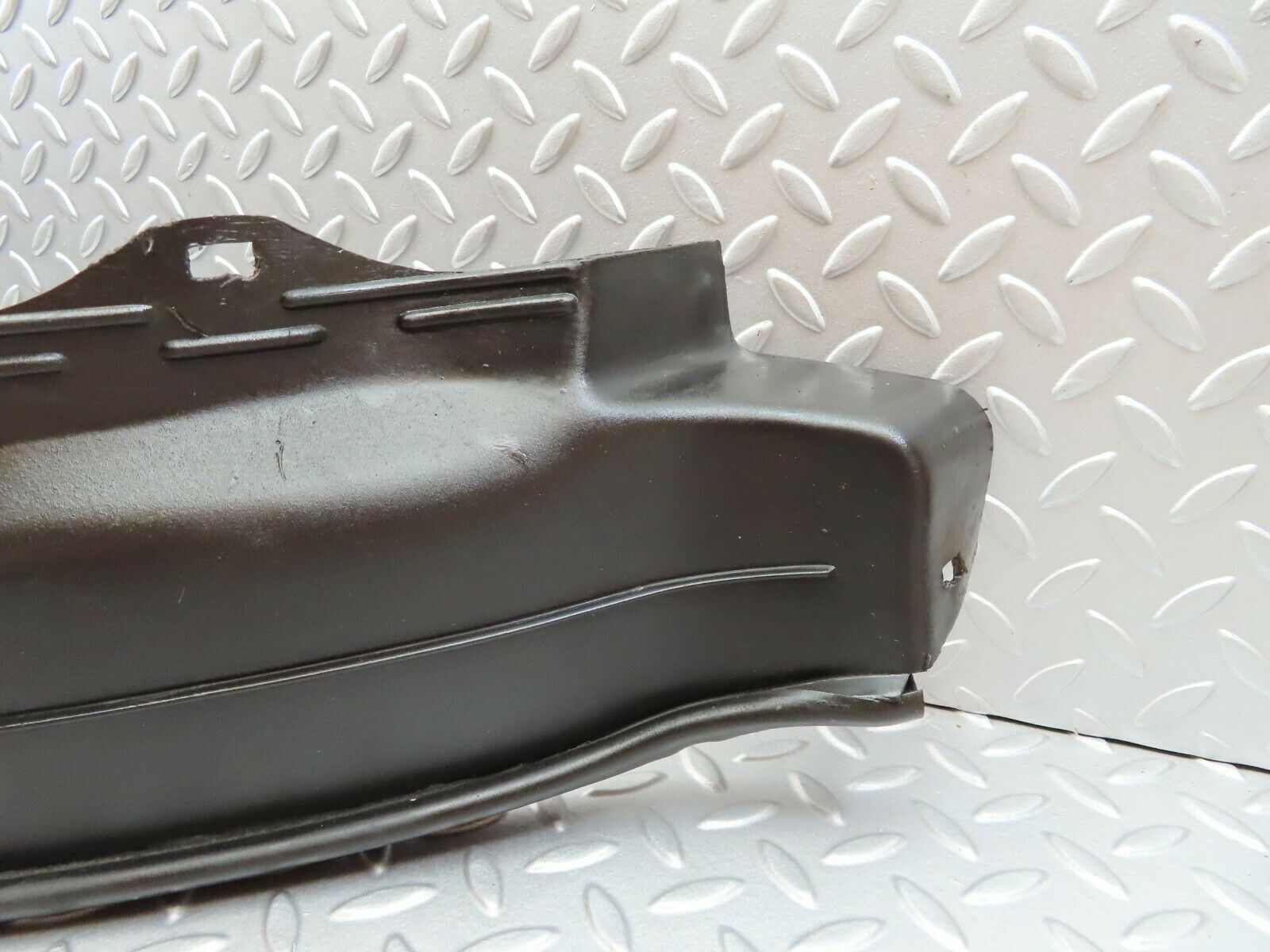 5862 Mercedes-Benz W123 200 Front Right Plastic Inner Fender Wing 1238840635