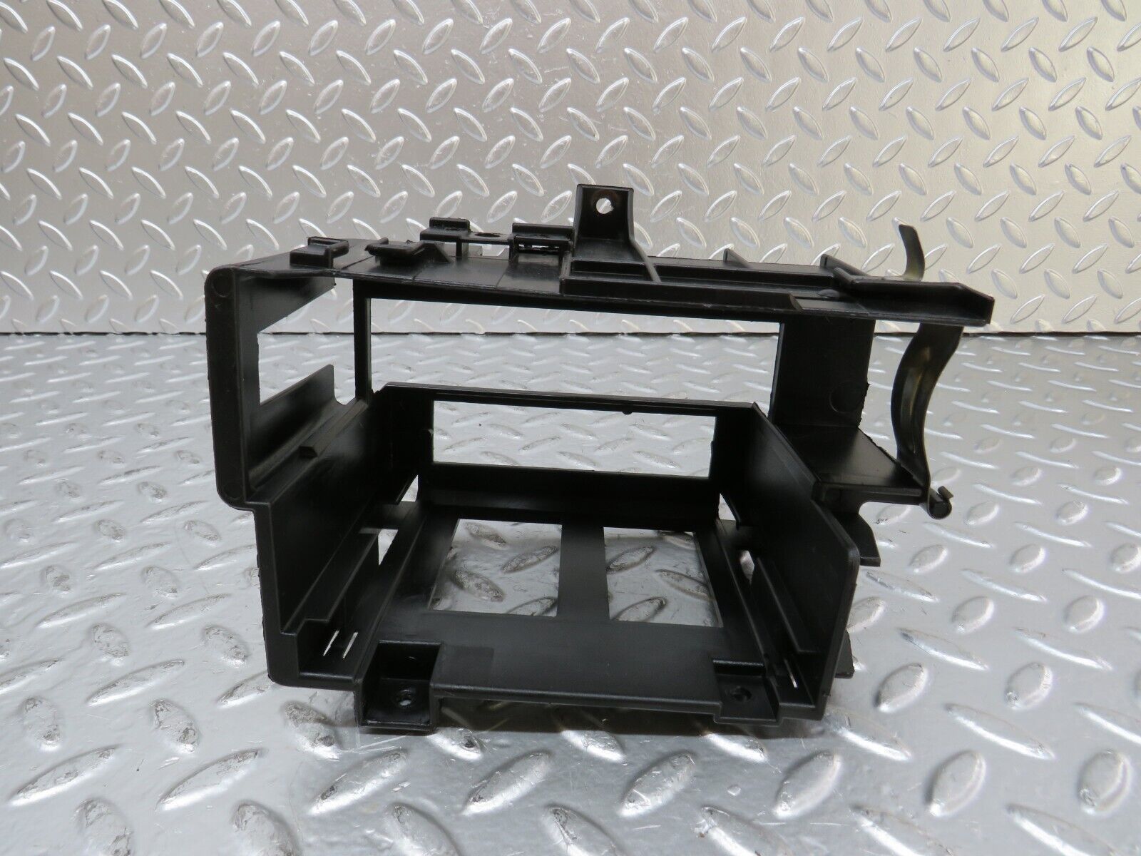 25337 Mercedes-Benz W201 190D ECU Bracket 2015461743