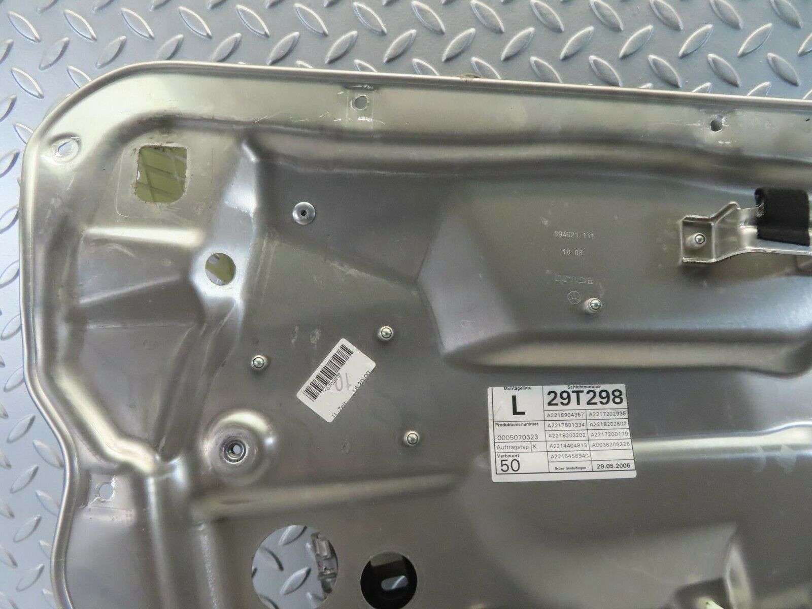 11168 Mercedes-Benz W221 S320 Front Left Door Window Regulator 2218203202