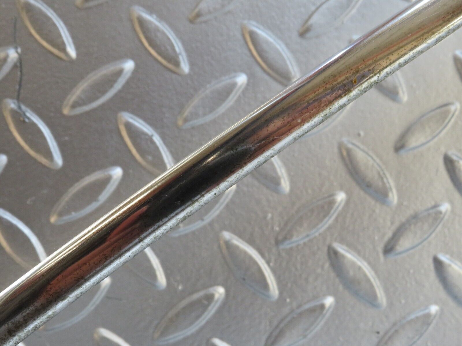 37028 Mercedes-Benz C126 420SEC Coupe Roof Chrome Trim Right Side