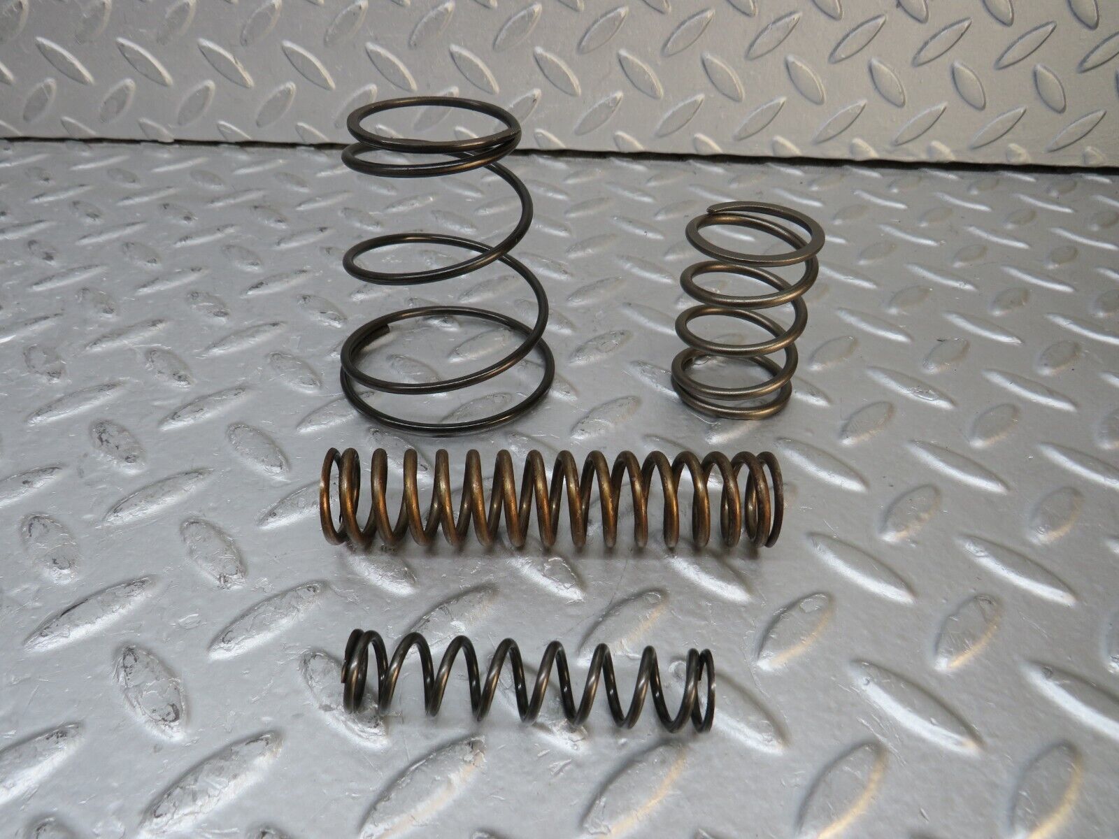 37682 Mercedes-Benz W109 300SEL Automatic Gearbox Spring