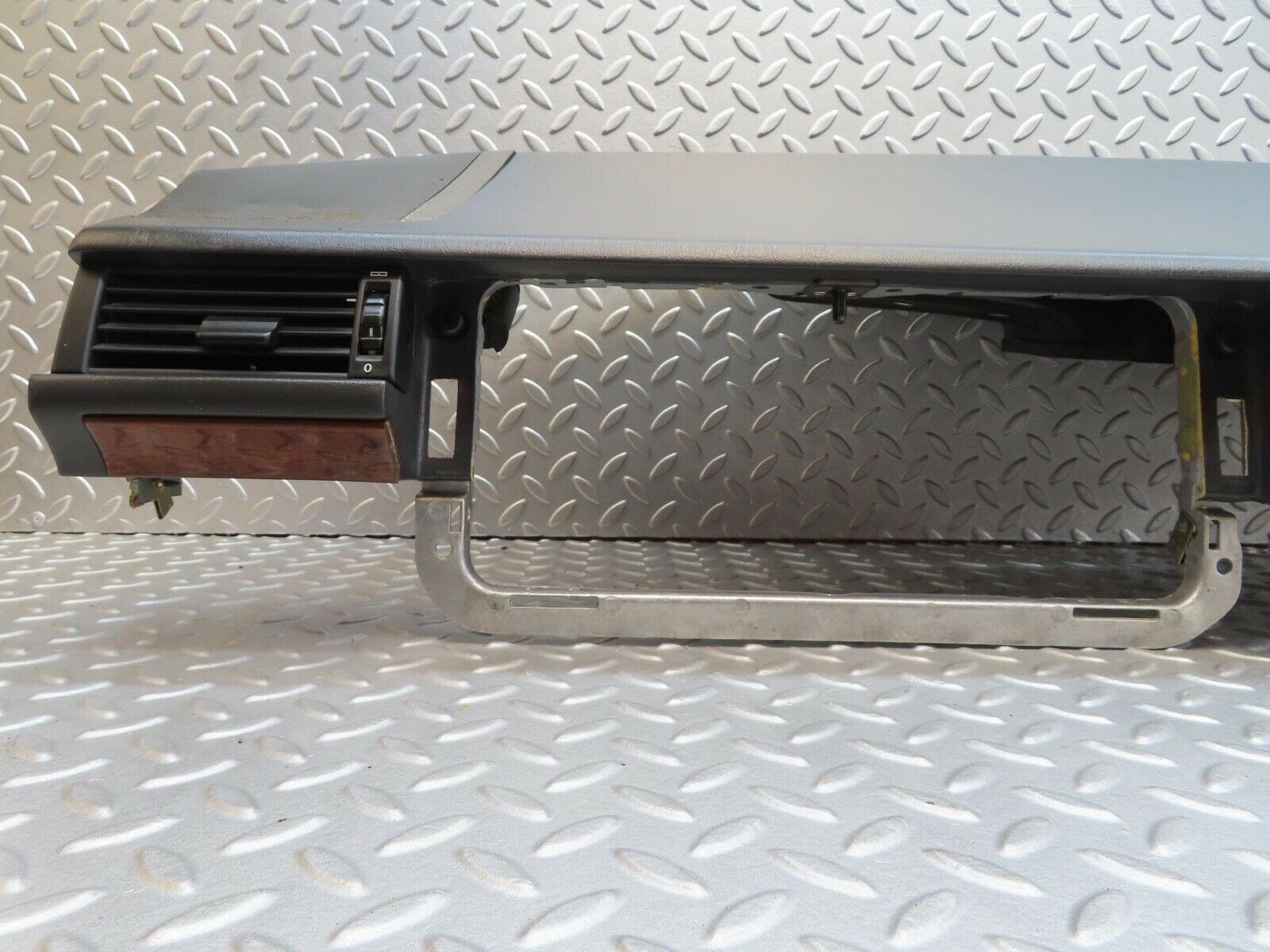 16410 Mercedes-Benz W124 260E Dashboard Black