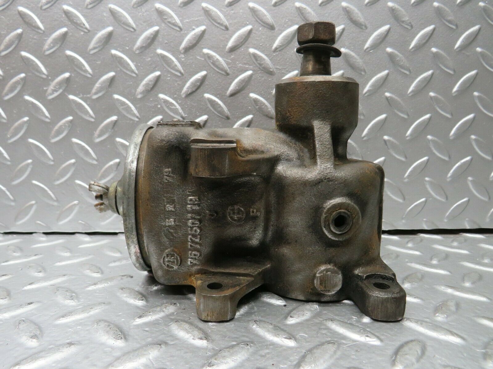 22885 Mercedes-Benz C107 450SLC Coupe Power Steering Pump 1164601780