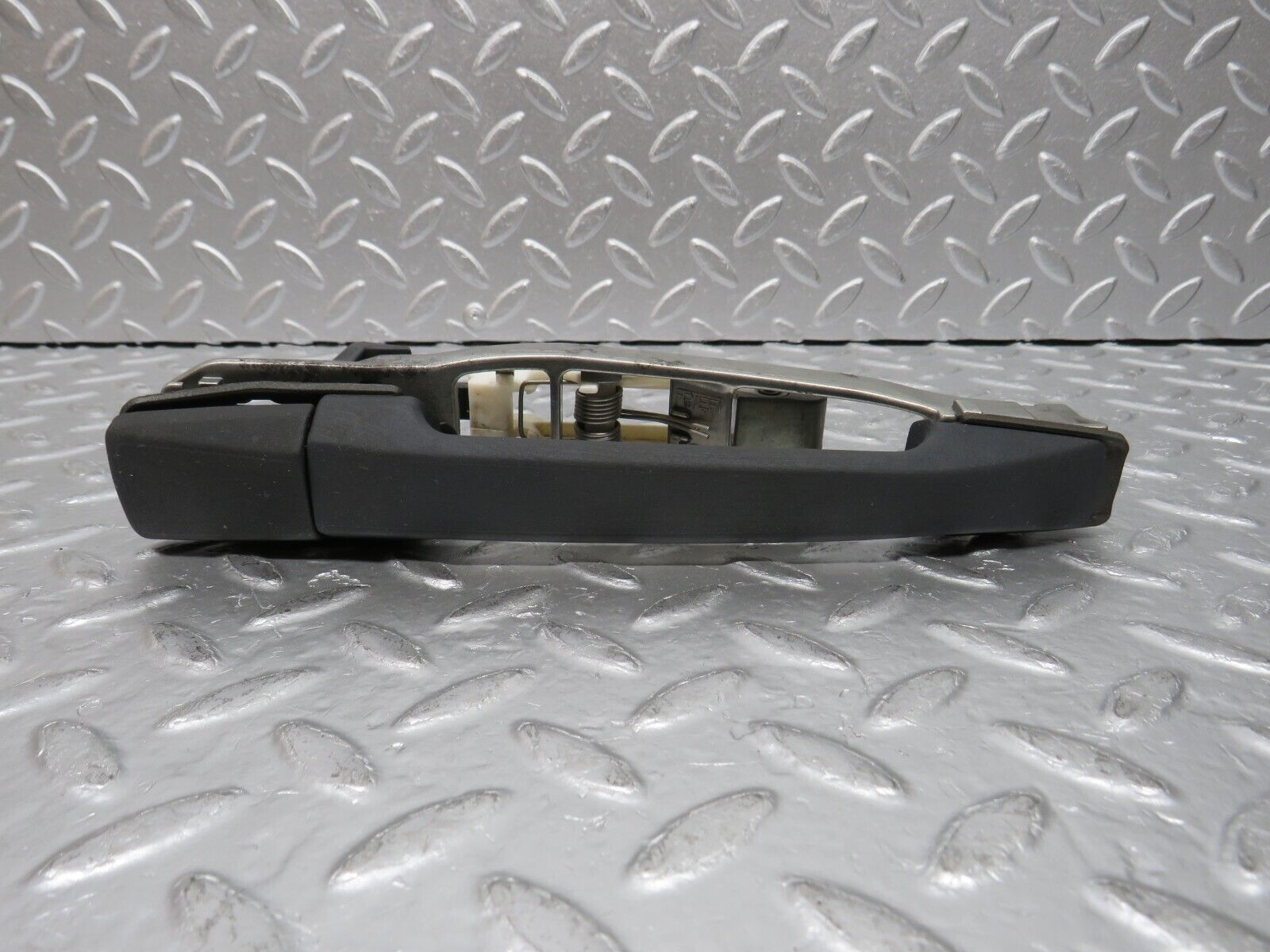32457 Mercedes-Benz S124 300TE Wagon Rear Right Exterior Door Handle