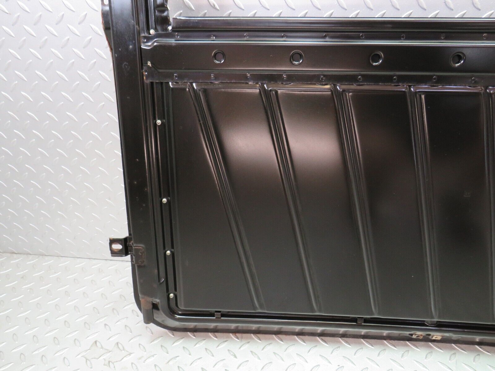 36196 Mercedes-Benz W126 420SE Power Sunroof Frame