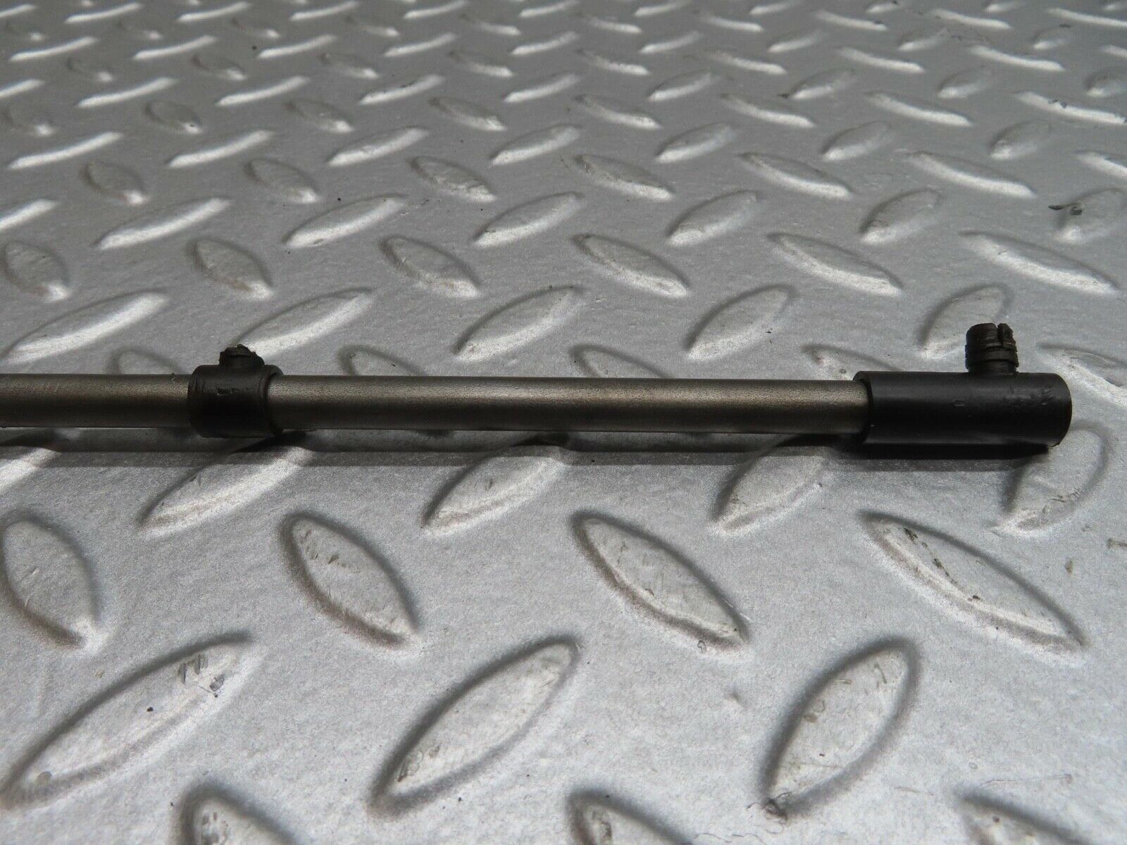 13360 Mercedes-Benz C107 350SLC Coupe Camshaft Oil Tube