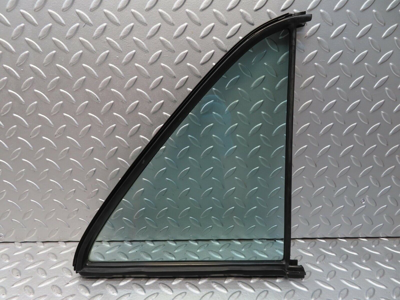 15431 Mercedes-Benz W123 230E Rear Left Quarter Window Glass 1237350124