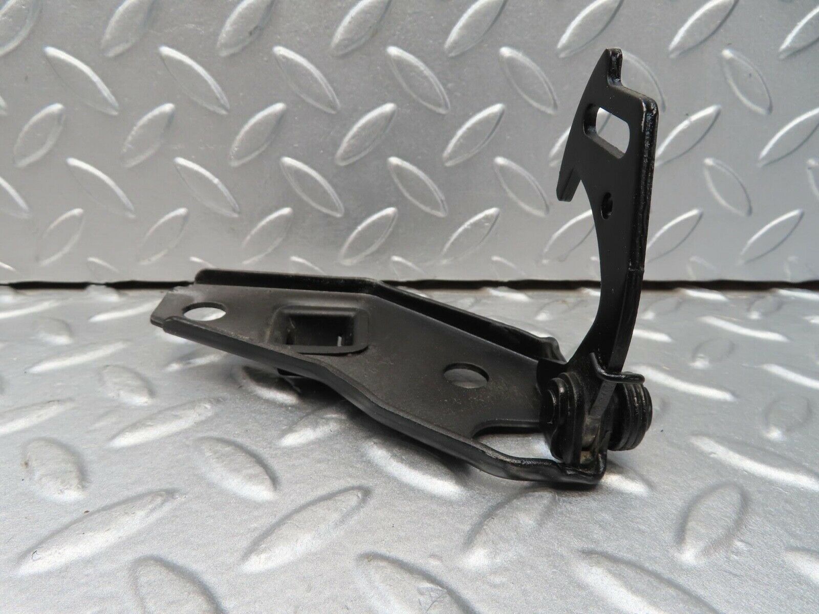 16463 Mercedes-Benz W124 260E Bonnet Safety Latch