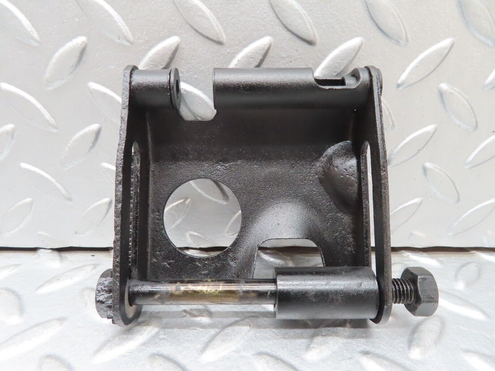 16978 Mercedes-Benz C123 280CE Coupe Alternator Generator Bracket