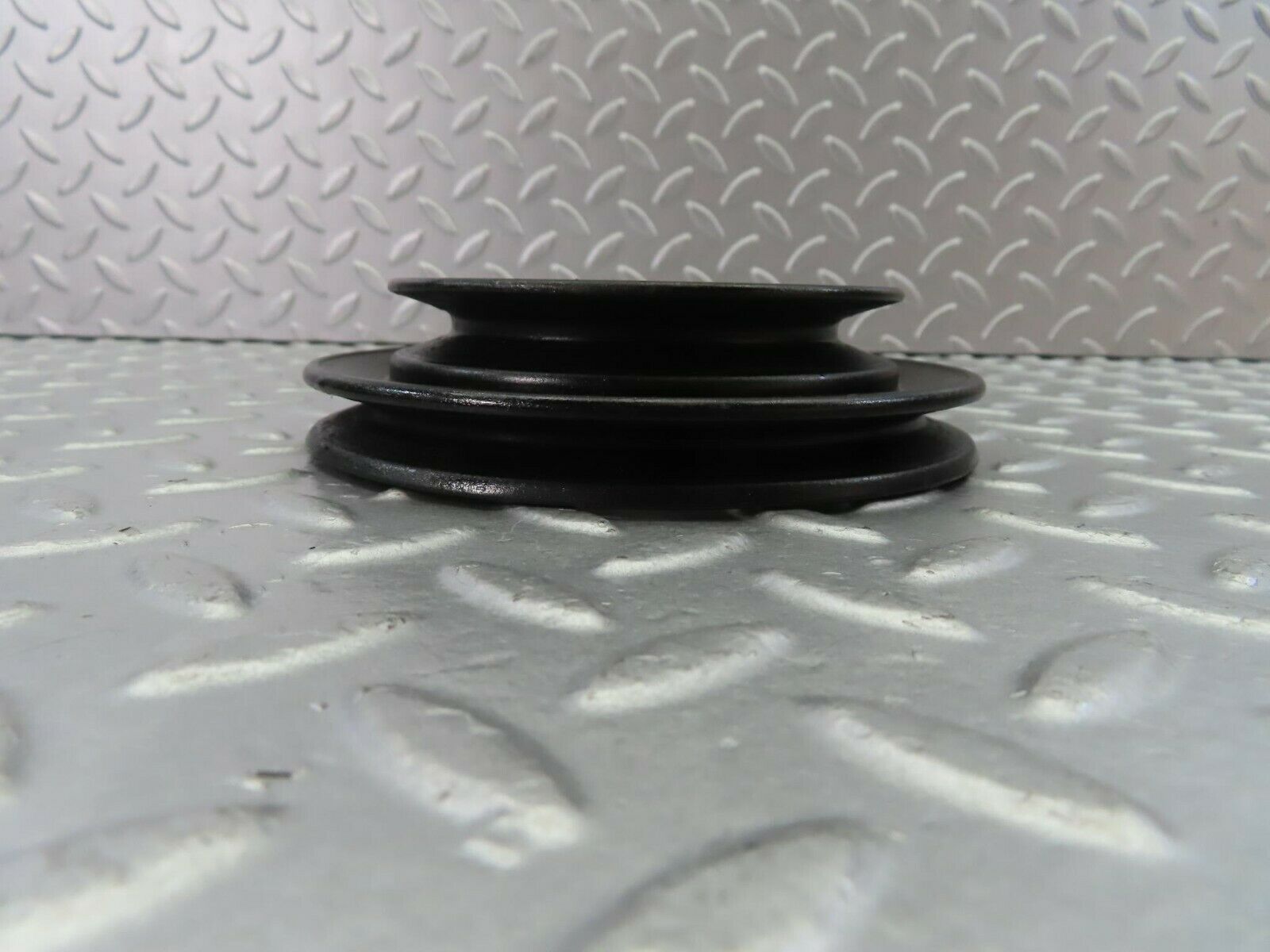 10568 Mercedes-Benz C123 230CE Coupe Crankshaft Pulley 1020320404