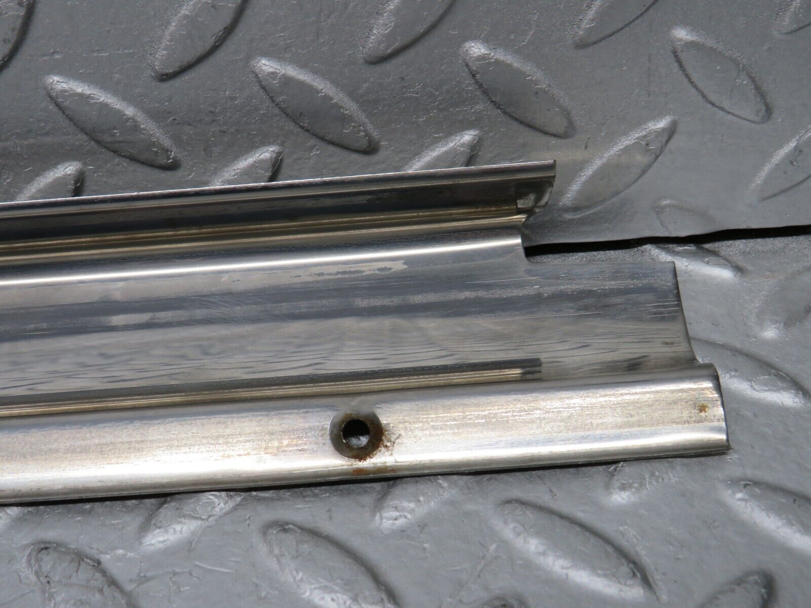 37370 Mercedes-Benz W109 300SEL Rear Right Door Sill Chrome