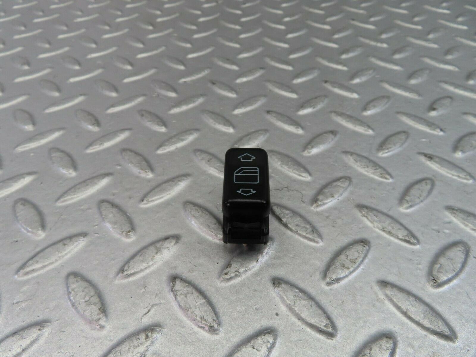 9365 Mercedes-Benz C124 300CE Coupe Rear Left Electric Window Switch