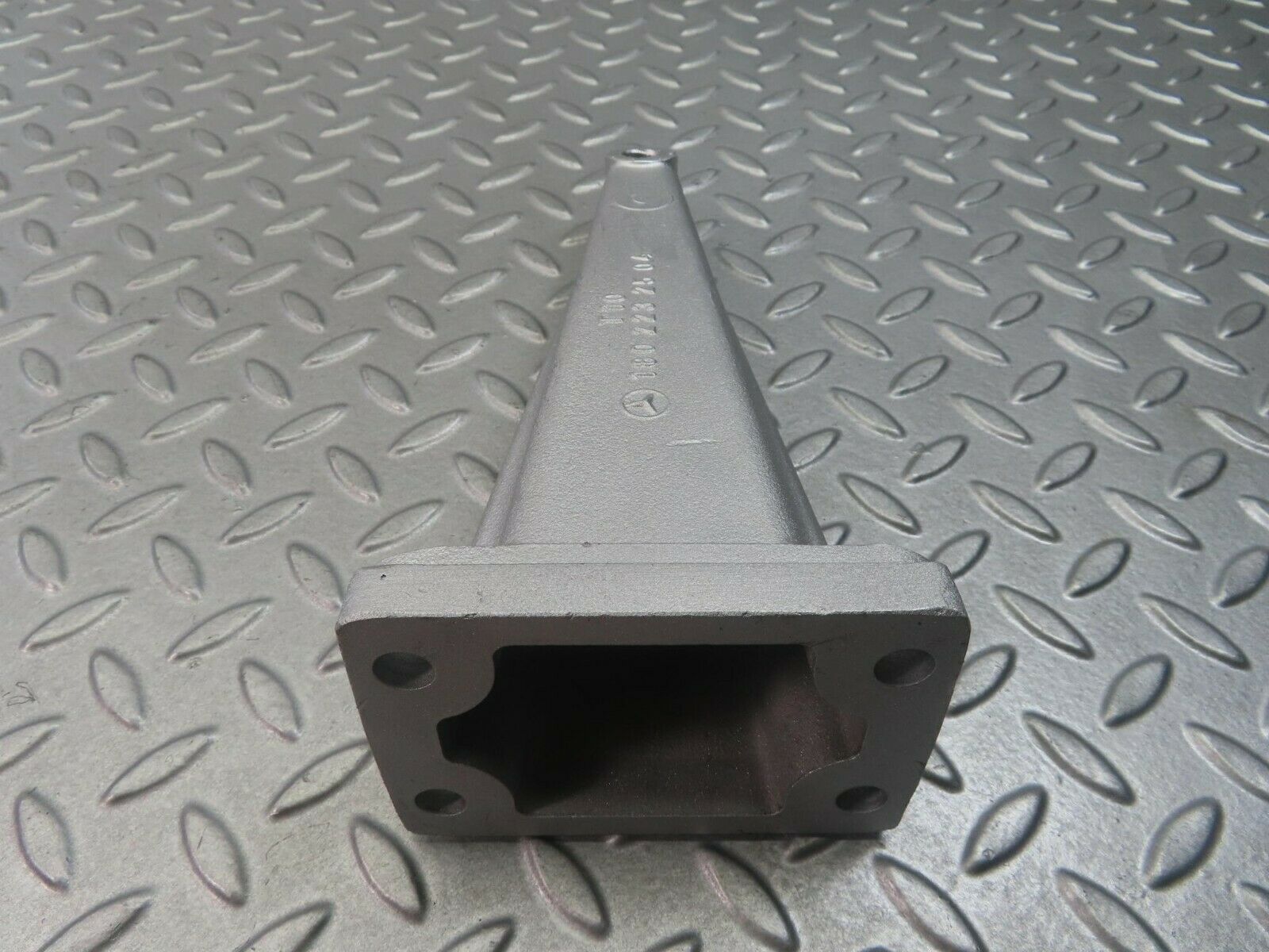 8329 Mercedes-Benz W108 Engine Mount Bracket Right Side 1802232504