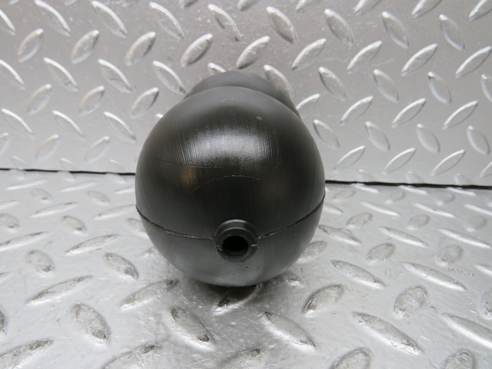 27312 Mercedes-Benz W123 280E Vacuum Reservoir