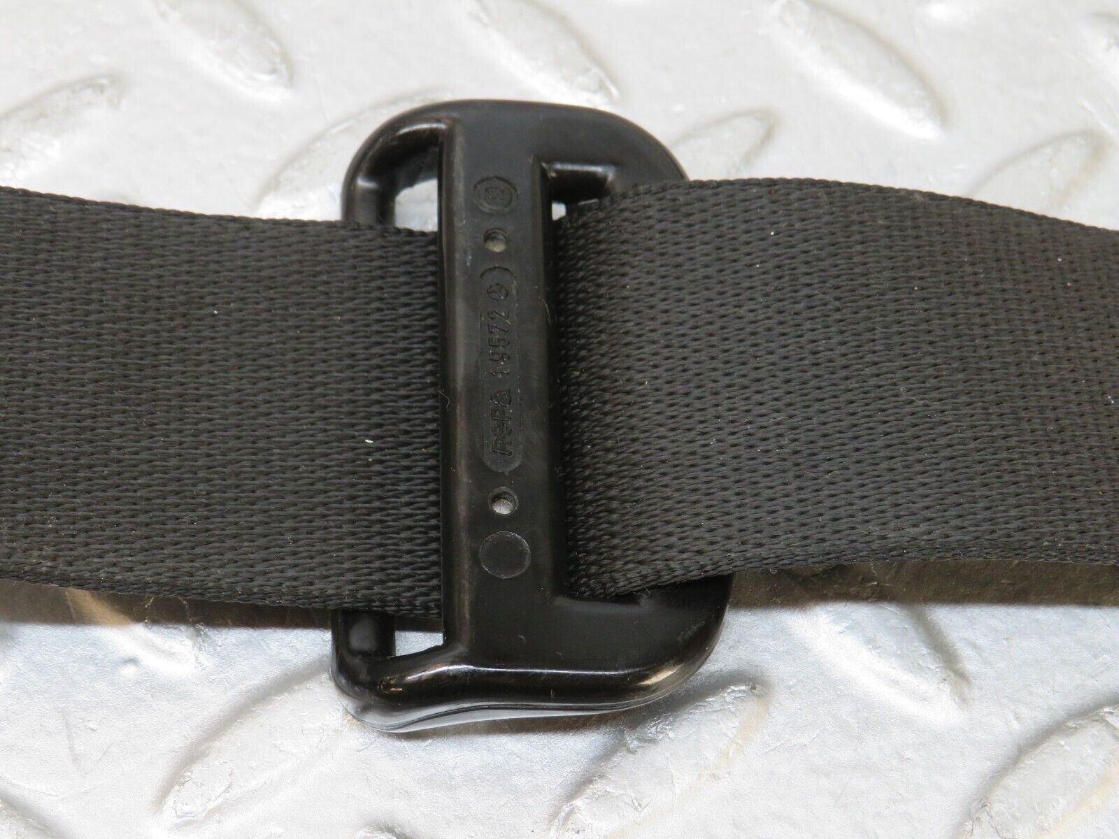 36318 Mercedes-Benz W126 420SE Front Left Seat Belt 1268604993 1268680011