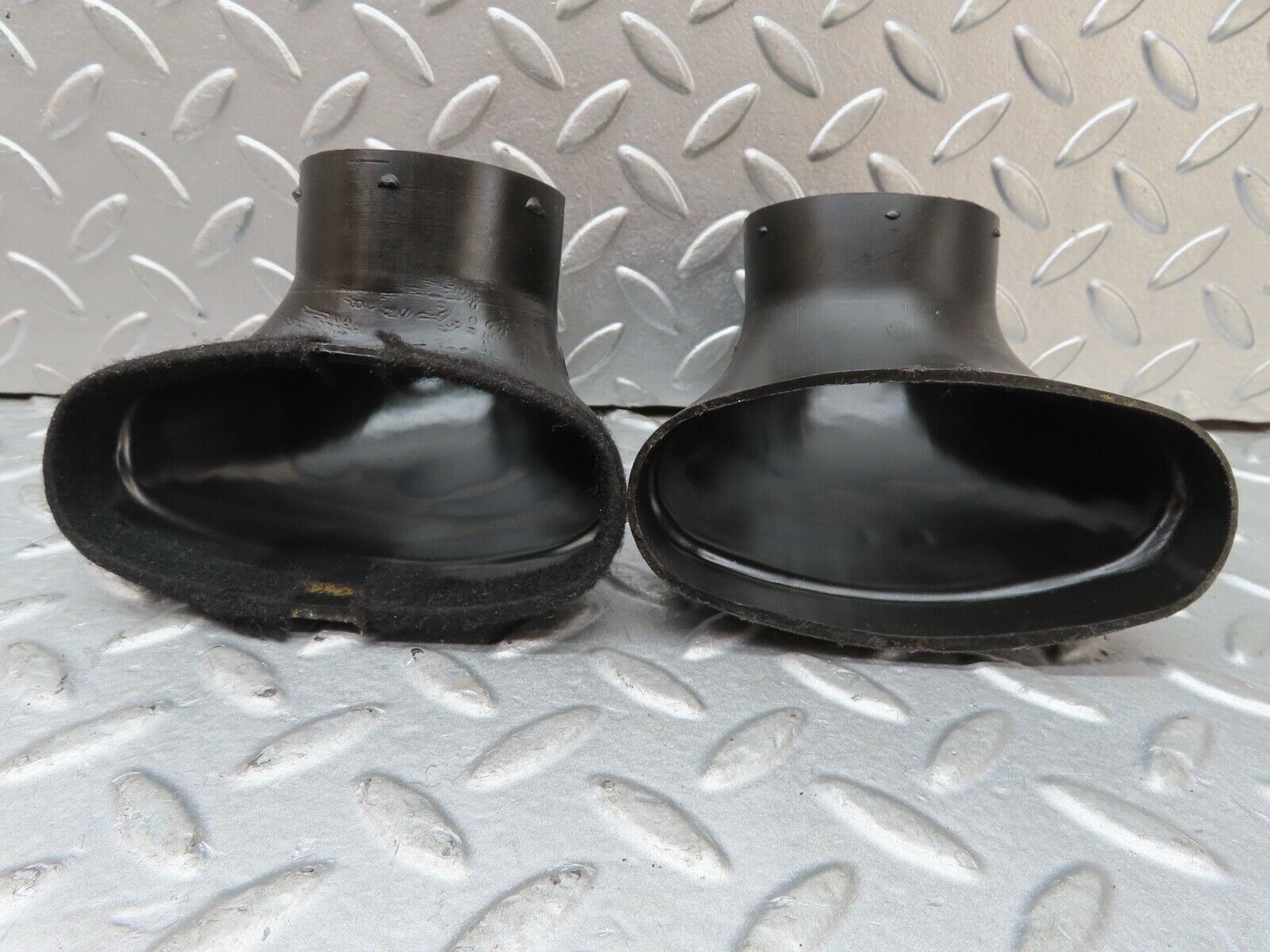 17664 Mercedes-Benz W116 450SEL Heater Box Air Vent Connection Pair