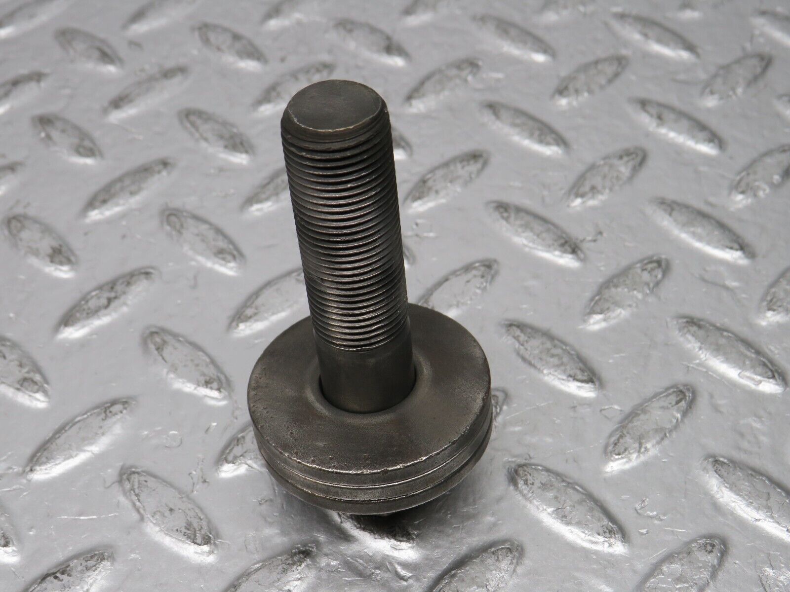 30874 Mercedes-Benz W201 190E 2.0L Crankshaft Bolt