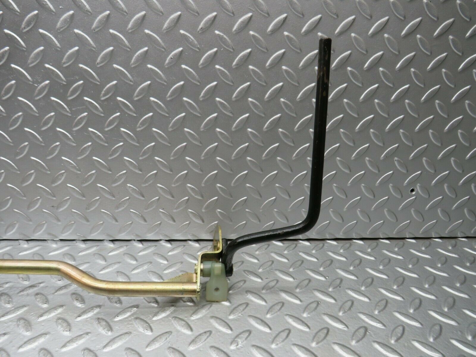 22889 Mercedes-Benz C107 450SLC Coupe Accelerator Pedal Linkage