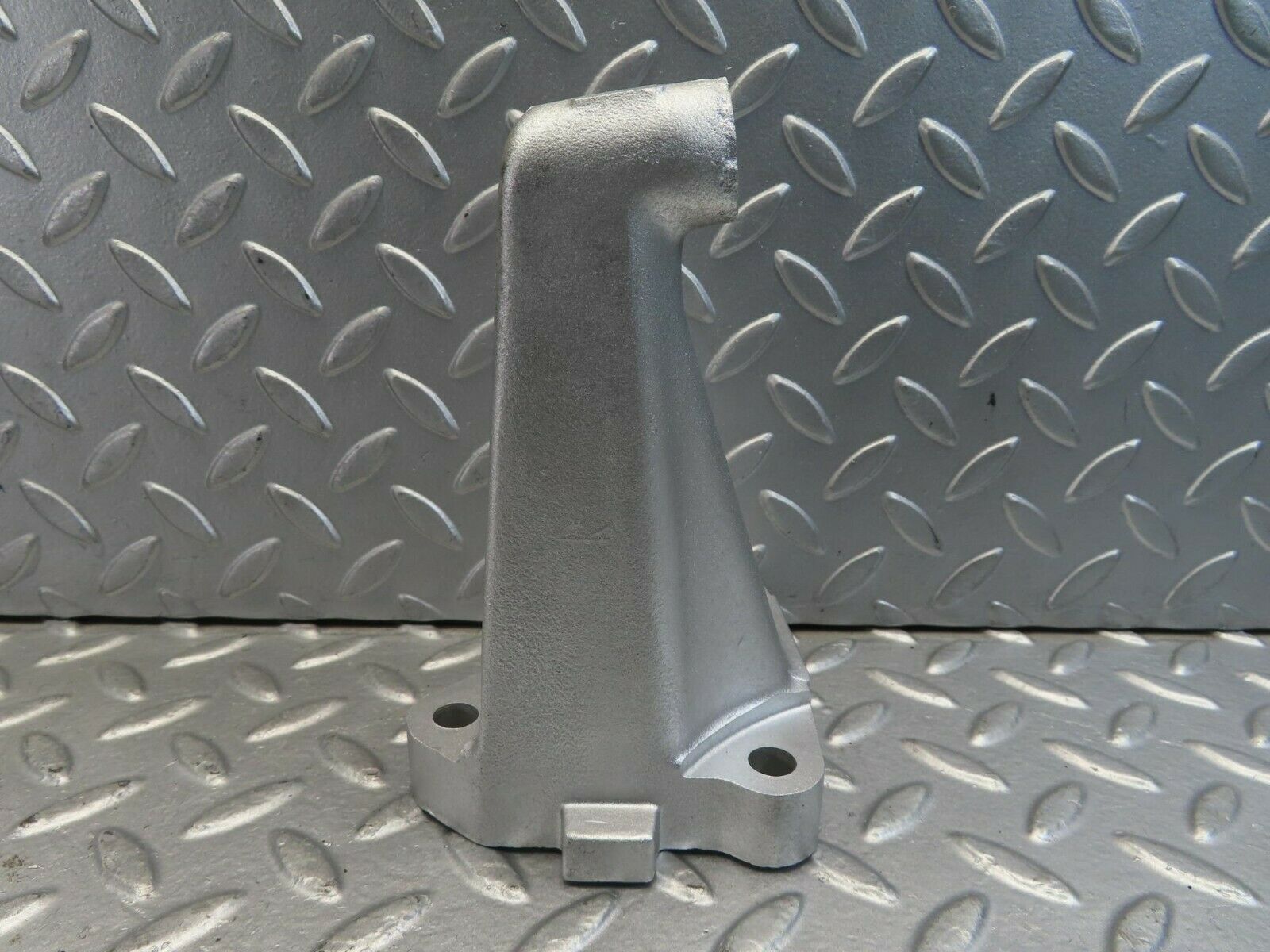 11473 Mercedes-Benz C123 230CE Coupe Engine Mount Bracket Right 1022230304