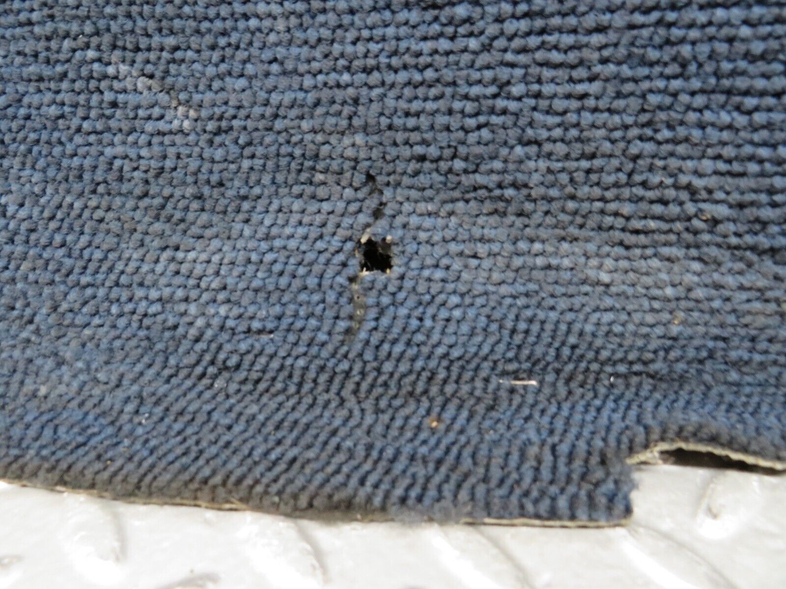 26863 Mercedes-Benz W123 240D Centre Console Carpet Left Side Blue