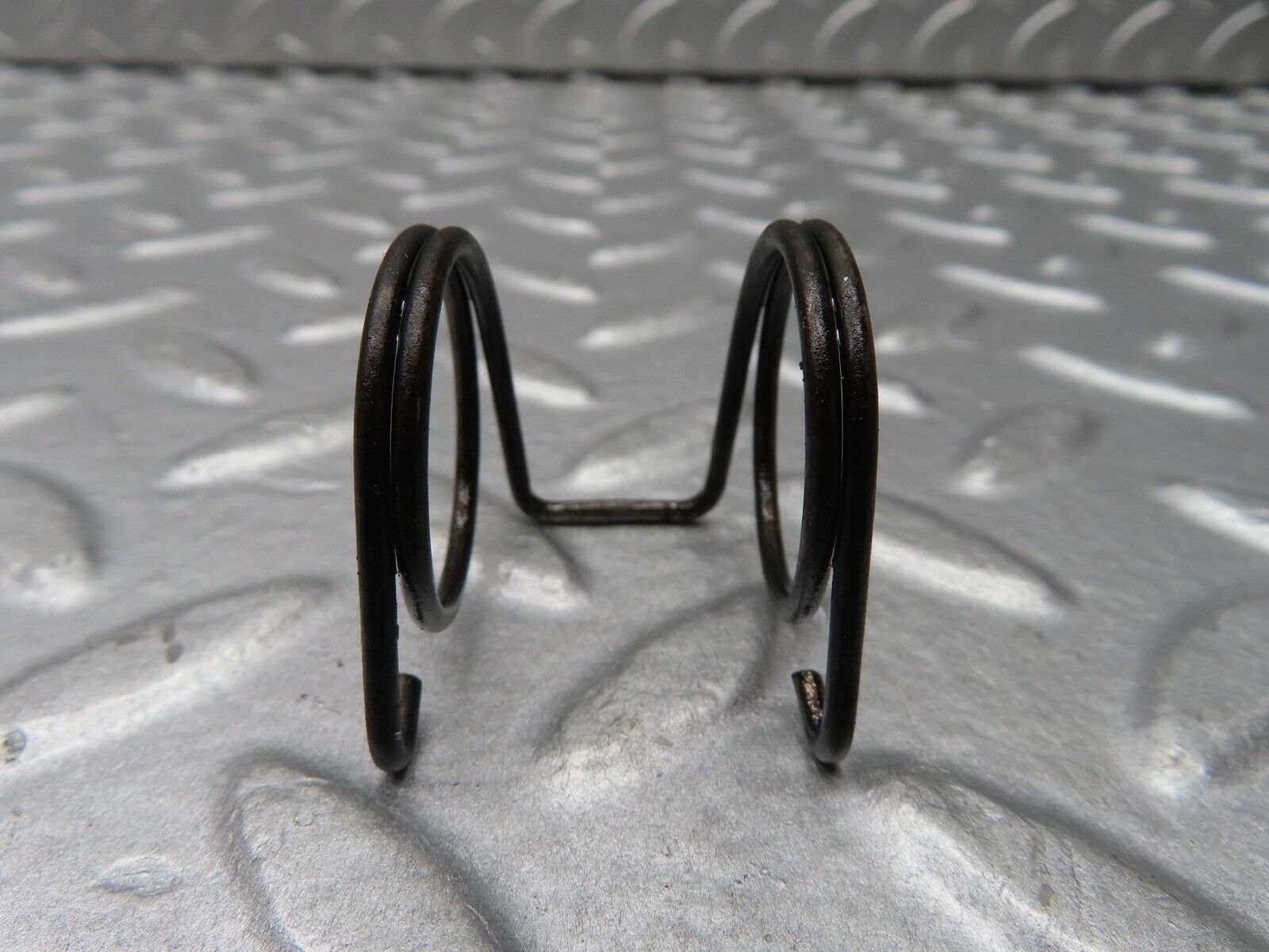 18313 Mercedes-Benz W111 220SE Coupe Rocker Arm Retaining Spring