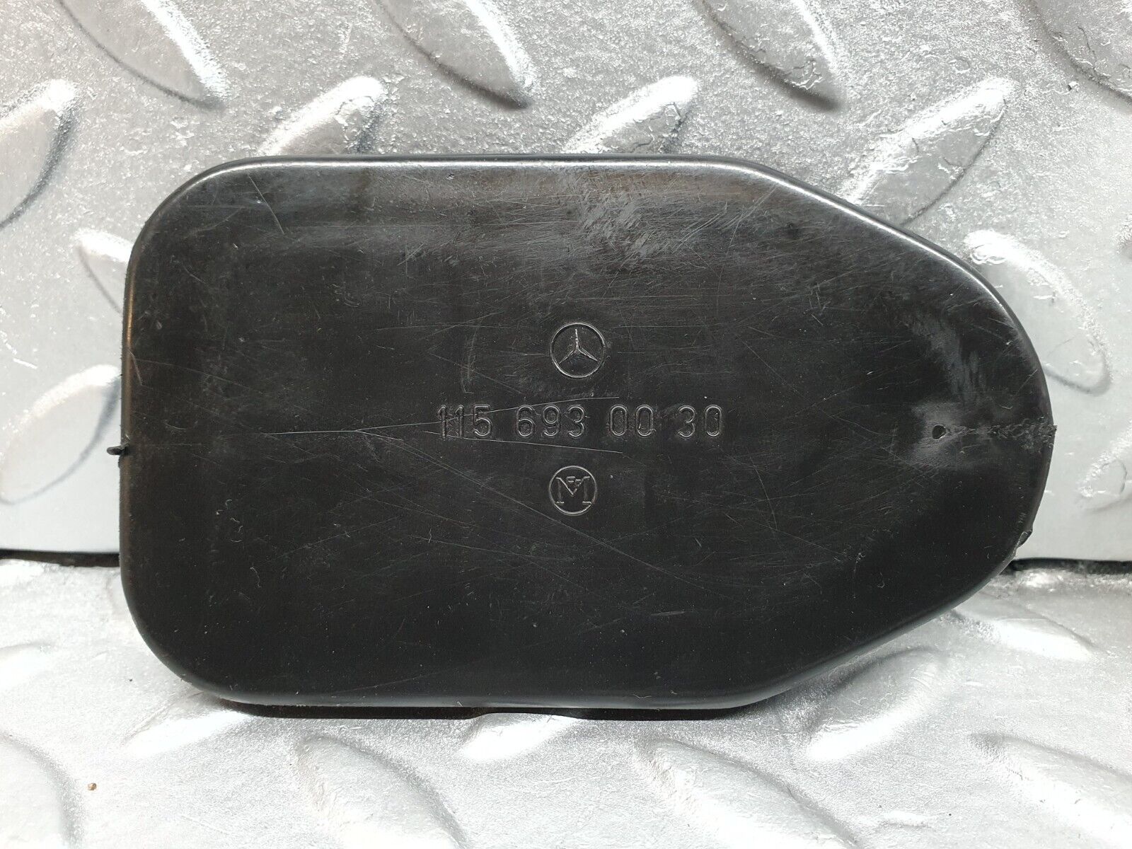 41002 Mercedes-Benz W126 300SE Trunk Boot Access Cover Panel Set 1156930030 11669010027 1269870145 1269870045