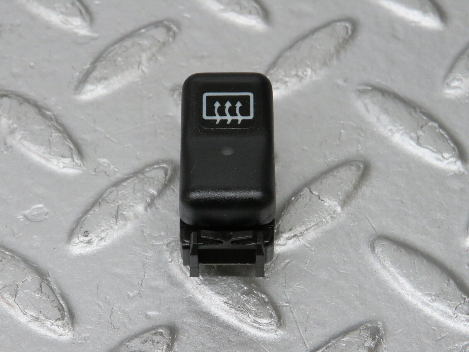 33333 Mercedes-Benz W202 C180 Rear Windscreen Defroster Switch 1408205110