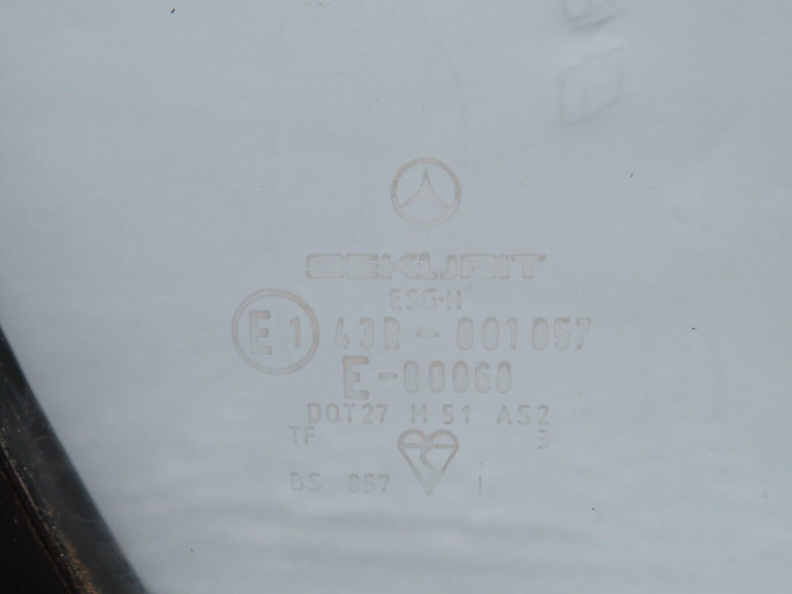 28396 Mercedes-Benz S123 240D Wagon Rear Left Window Glass 1236700939