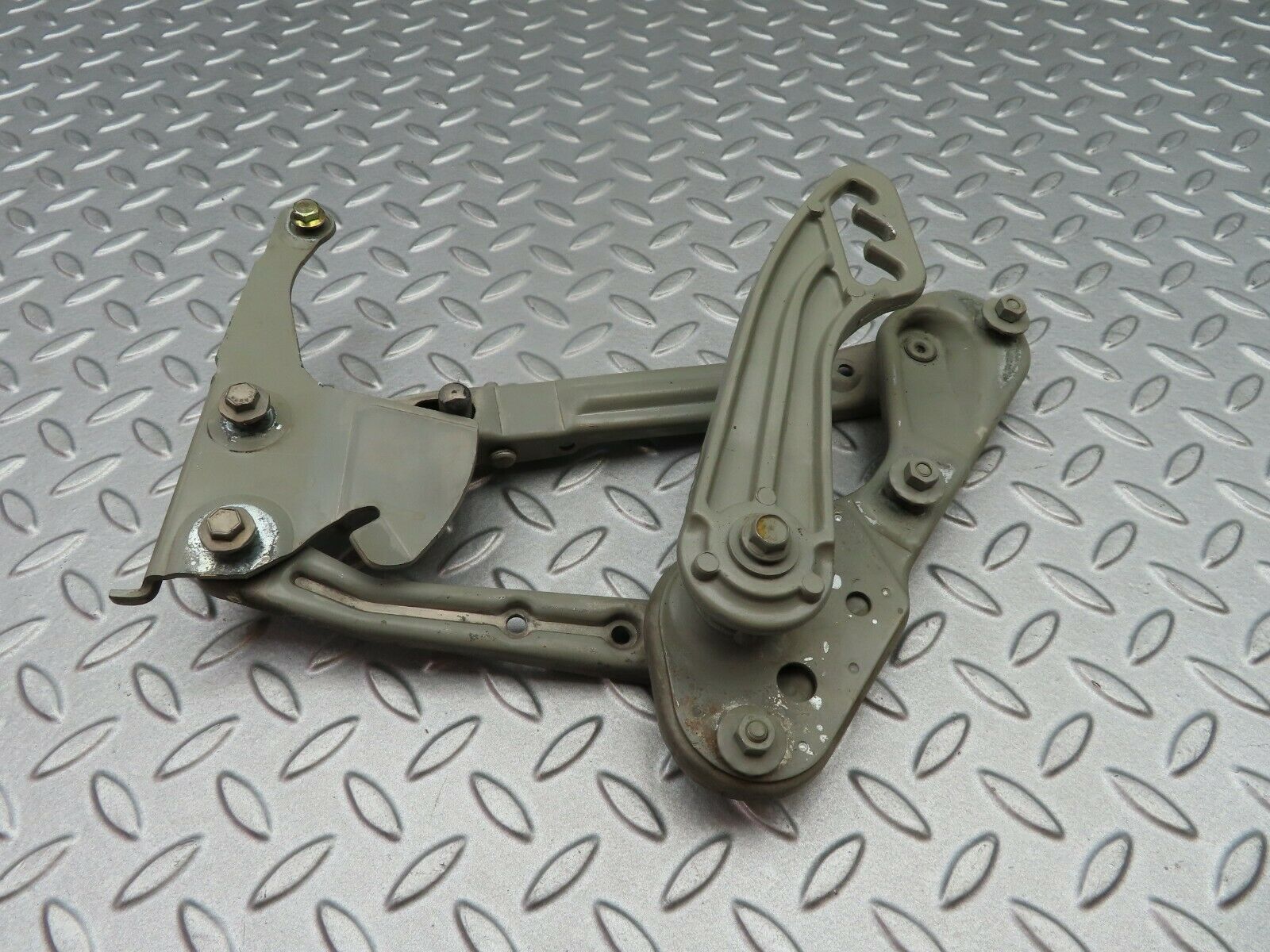 5399 Mercedes-Benz W124 230E Bonnet Hinge Right 1298870274