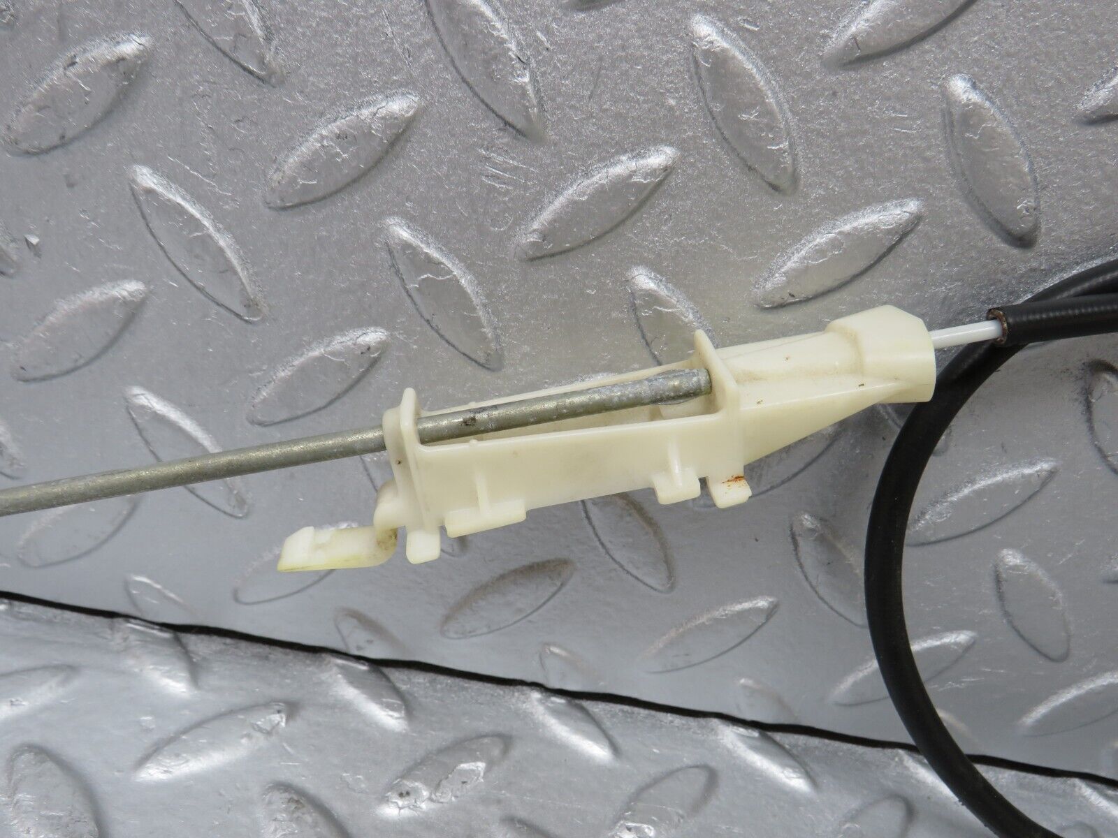 36867 Mercedes-Benz C126 420SEC Coupe Door Lock Cable